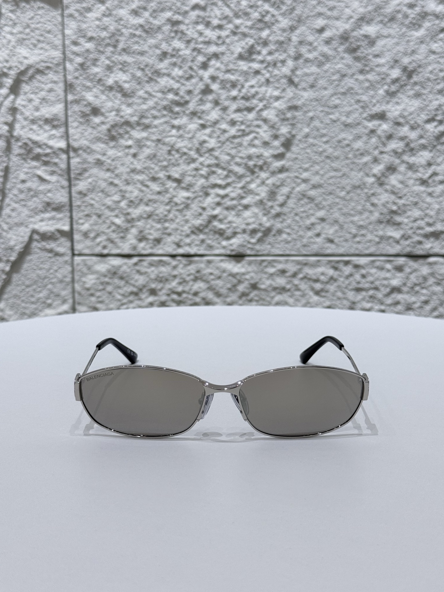 Balenciaga black Sunglasses Balenciaga Oval-Frame Sunglasses In Black #396068 View 2 | Nigo Office