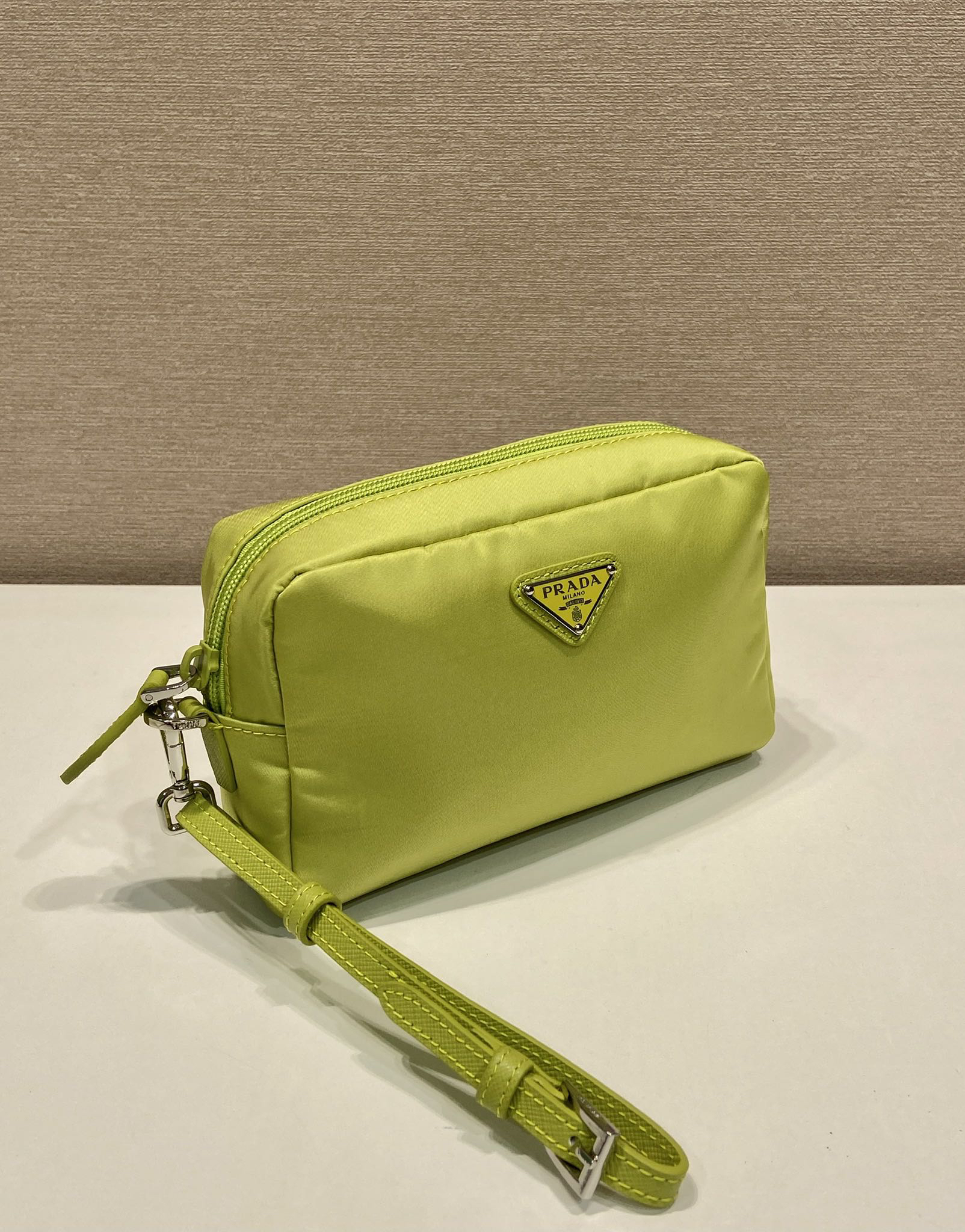 [TOP] PRADA Re-Nylon Bag 17x11x5.5cm - Green - 711 Luxury