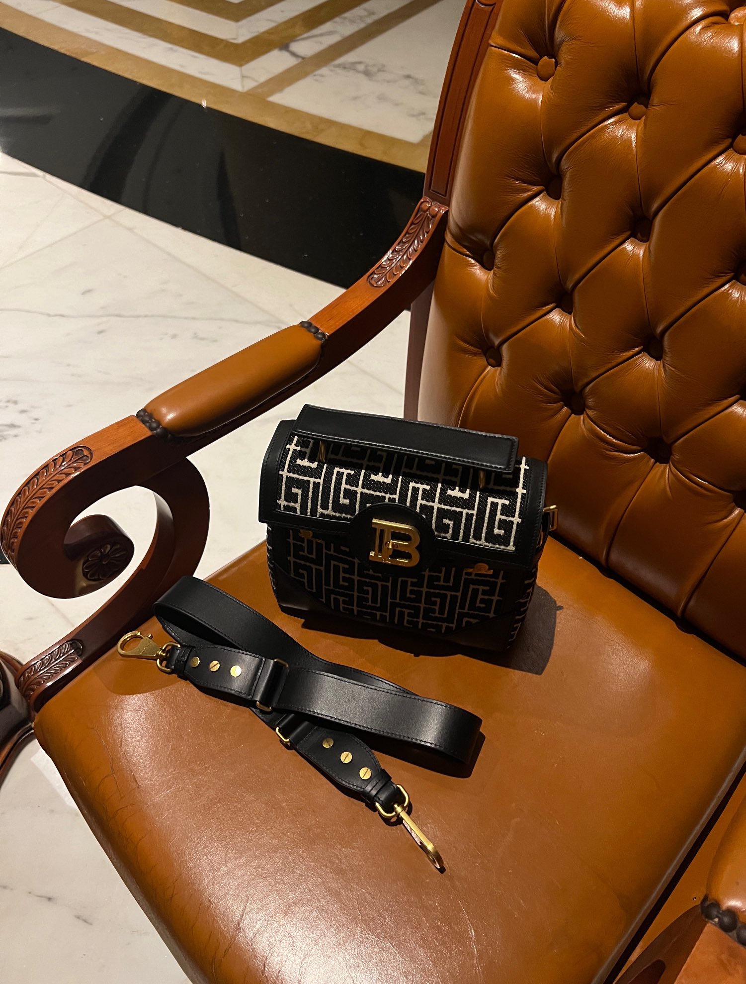 [TOP] BALMAIN Cowhide Bag 23*20*11cm - Black - 711 Luxury