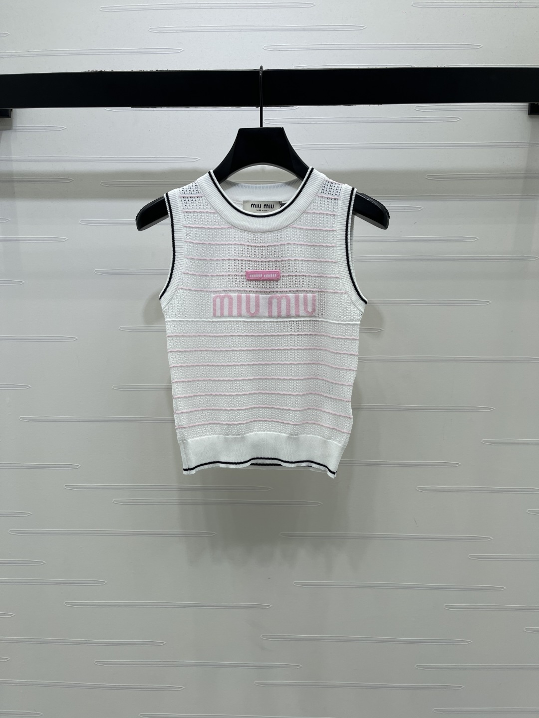 [TOP] Miu Miu Knit Vest - White and Pink - 711 Luxury