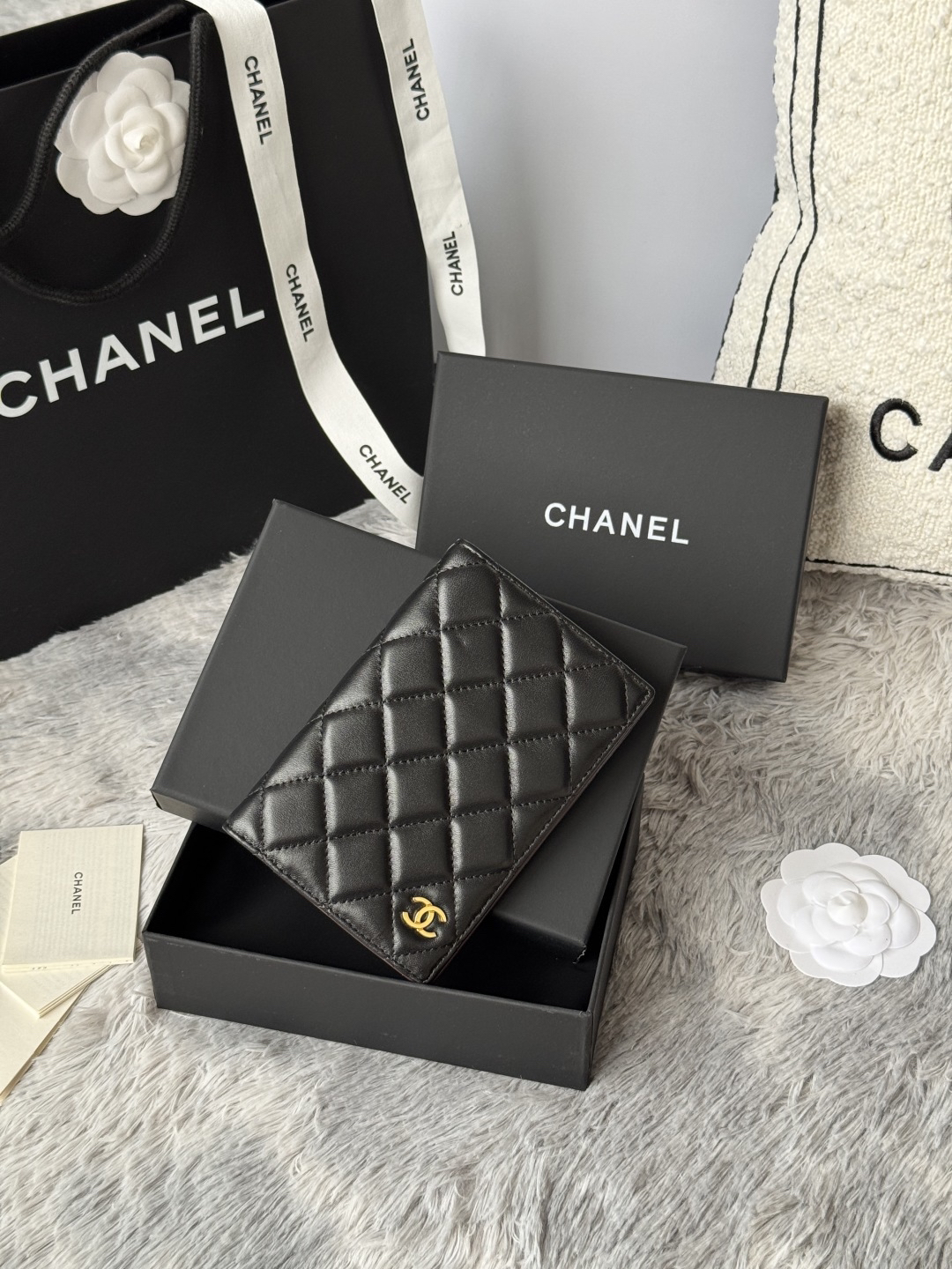 [TOP] CHANEL Passport Holder Lambskin 14.5x10.5x2cm - Black - 711 Luxury