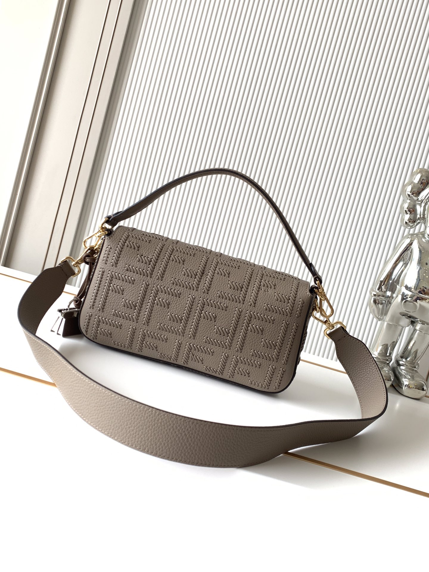 [TOP] FENDI Baguette Bag 27-6-15cm - Gray - 711 Luxury