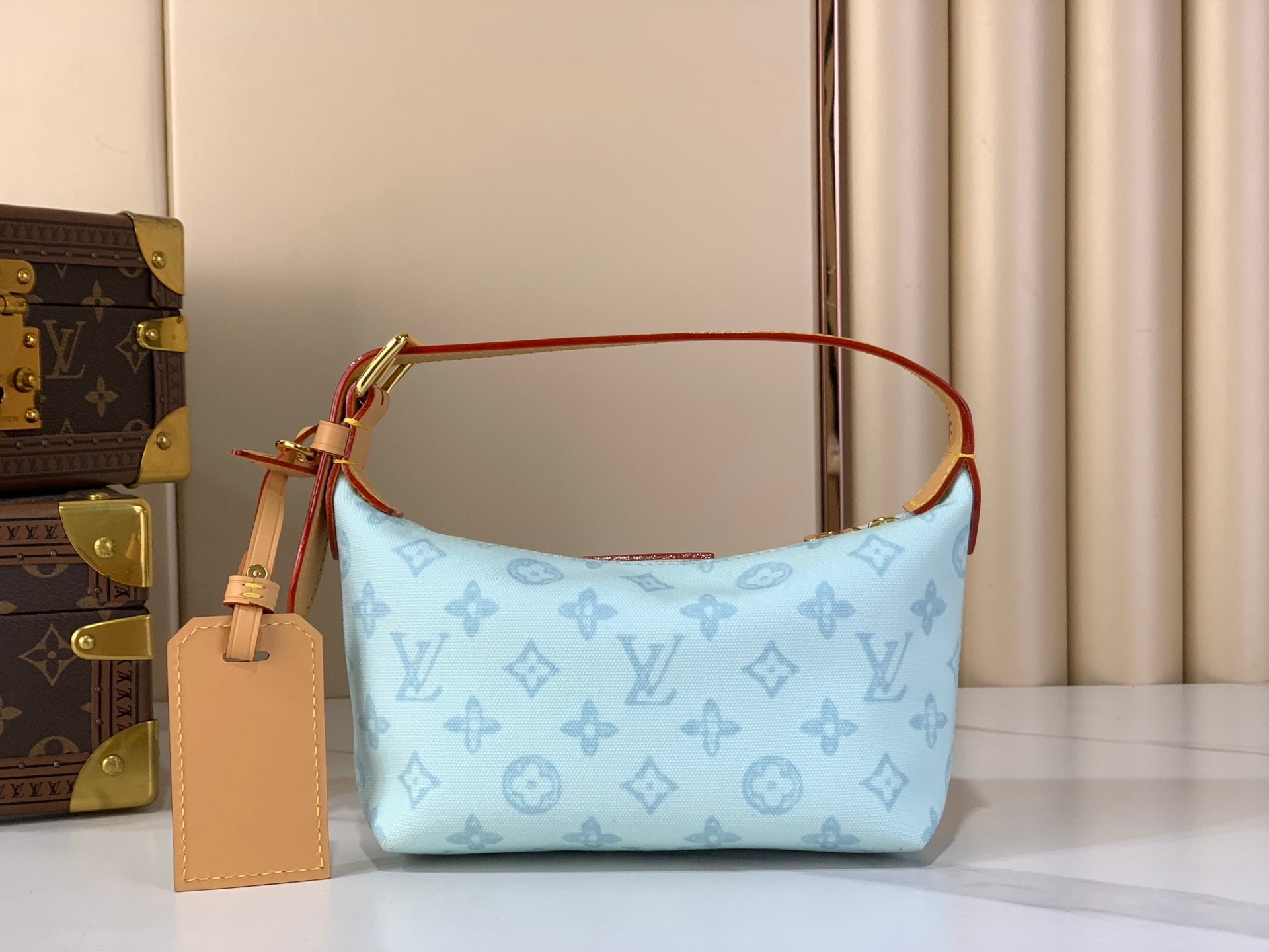 [TOP] Louis Vuitton LV Hills Pochette Handbag 18.5 x 11 x 6.5cm - Light Blue