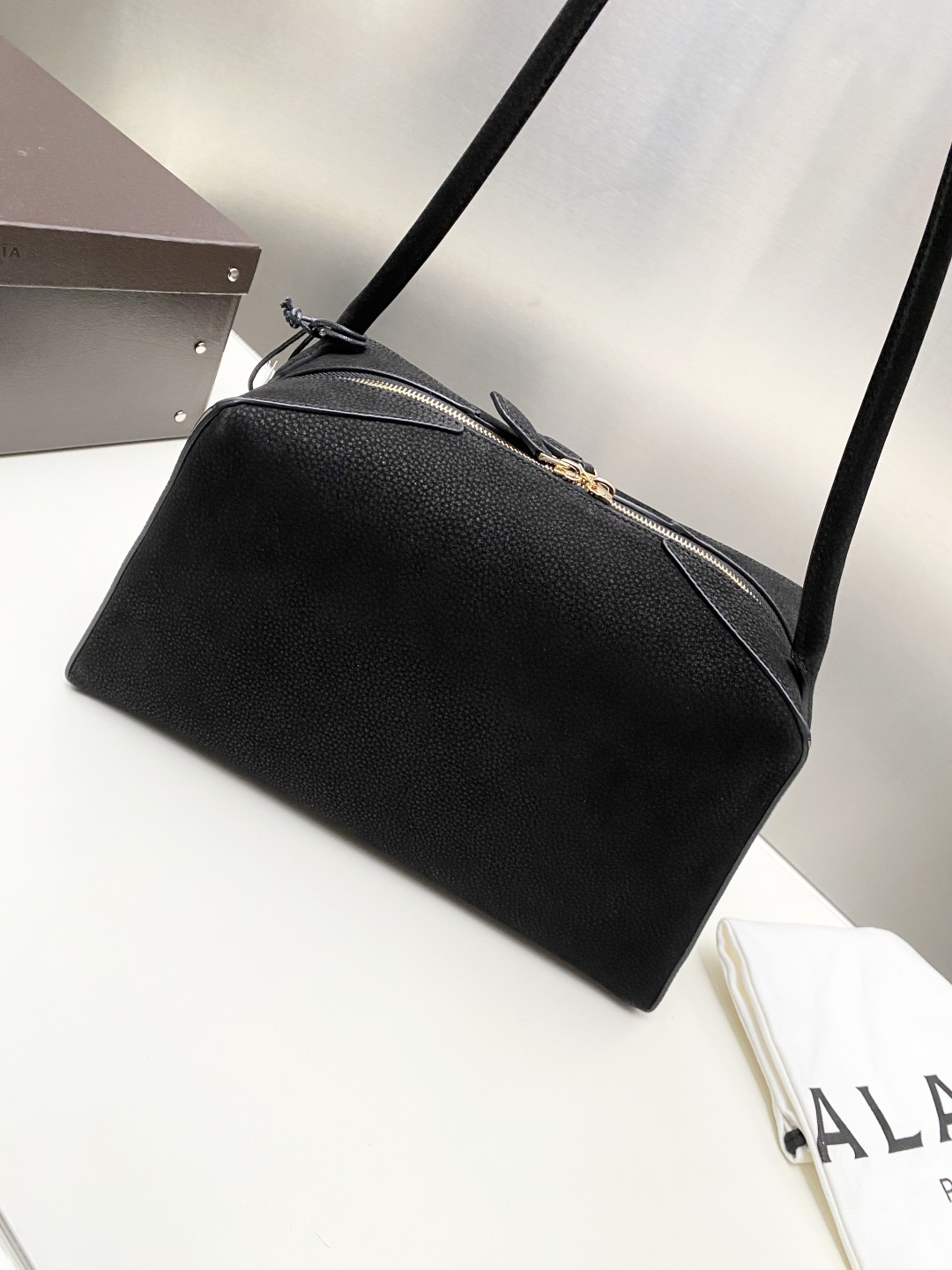 [TOP] ALAIA LE BOULEDOGUE Bag 32-17-15 CM - Black - 711 Luxury