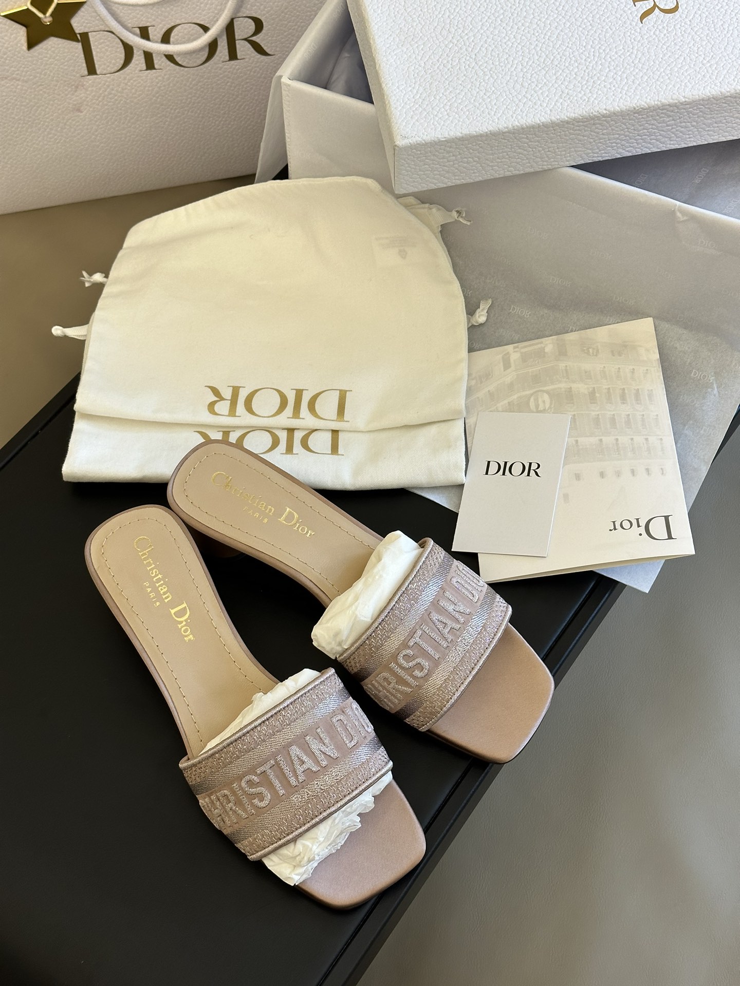 [TOP] Christian Dior Slippers - Beige - 711 Luxury