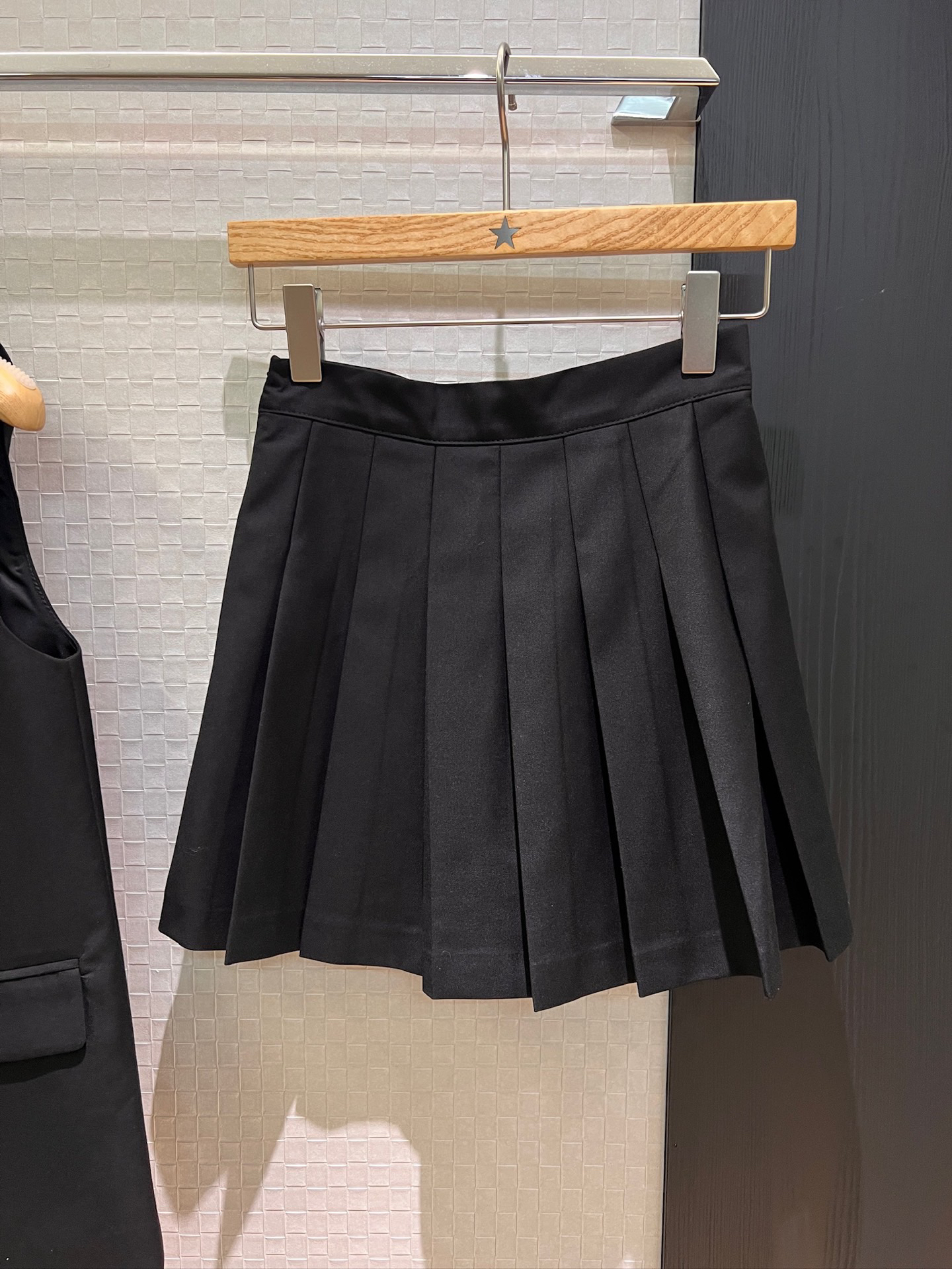 [TOP] Louis Vuitton LV Vest + Skirt Set - 2 Color