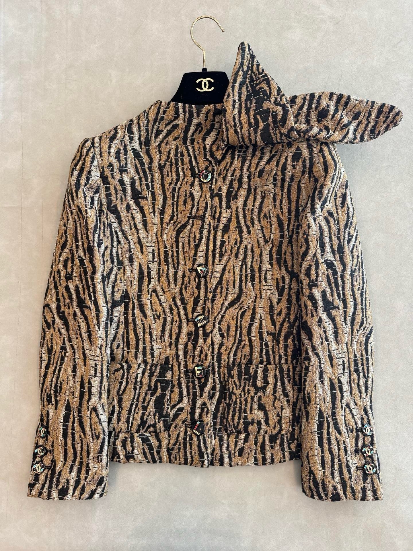 Chanel Clothing CHANEL Veste Coton Soie Fibres Mélangées Marron Noir Blanc #393364 View 2 | Nigo Office