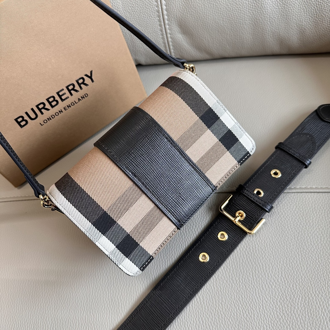 [TOP] BURBERRY The Buckle Bag 19.5x5x12cm - Khaki and Black - 711 Luxury