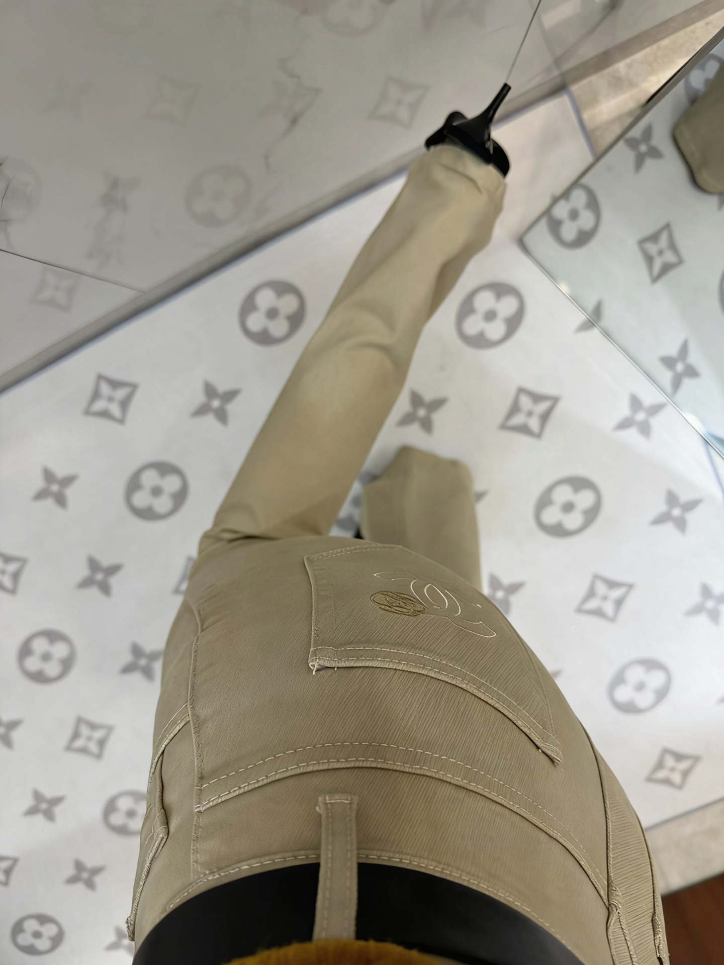[TOP] CHANEL Pants - Khaki