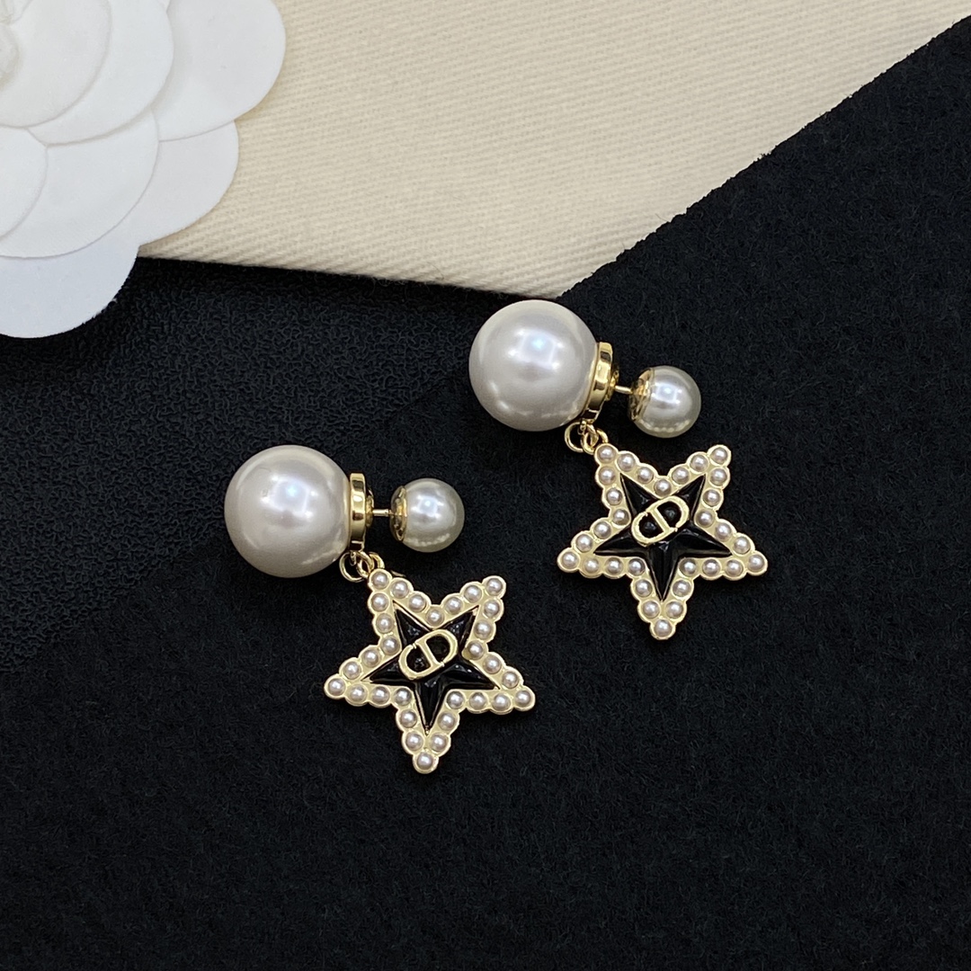 [TOP] Christian Dior Earrings - Gold