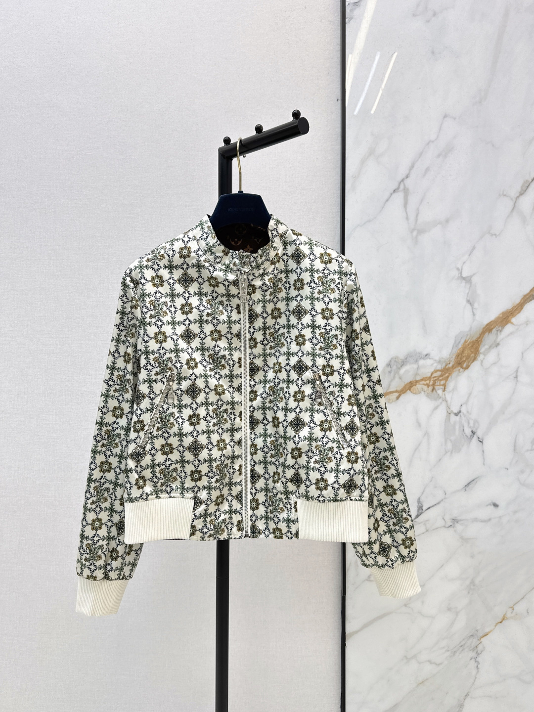 [TOP] Louis Vuitton LV Stand Collar Jacket - Brown