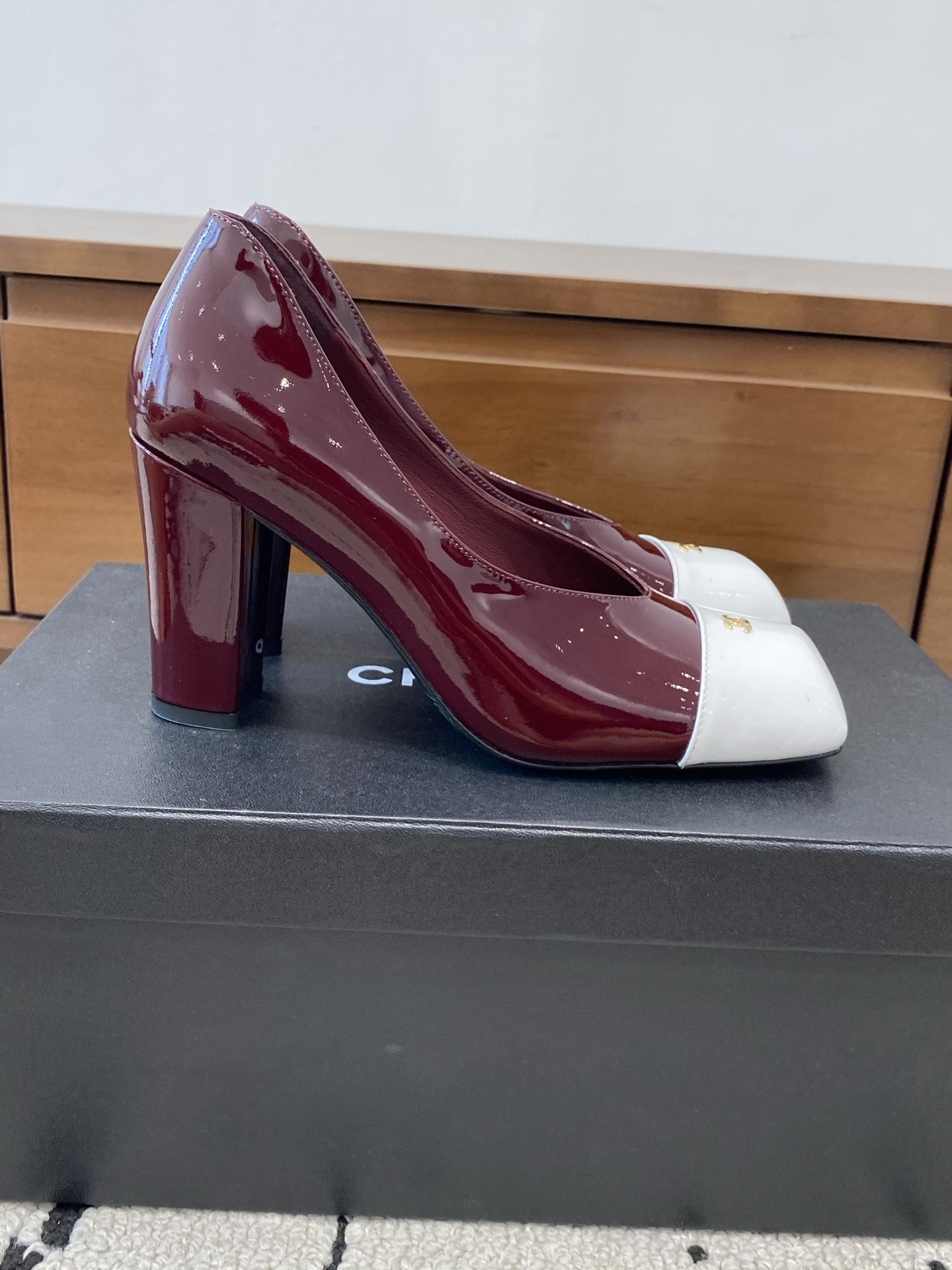 [TOP] CHANEL Pumps - Dark Red and White - 711 Luxury
