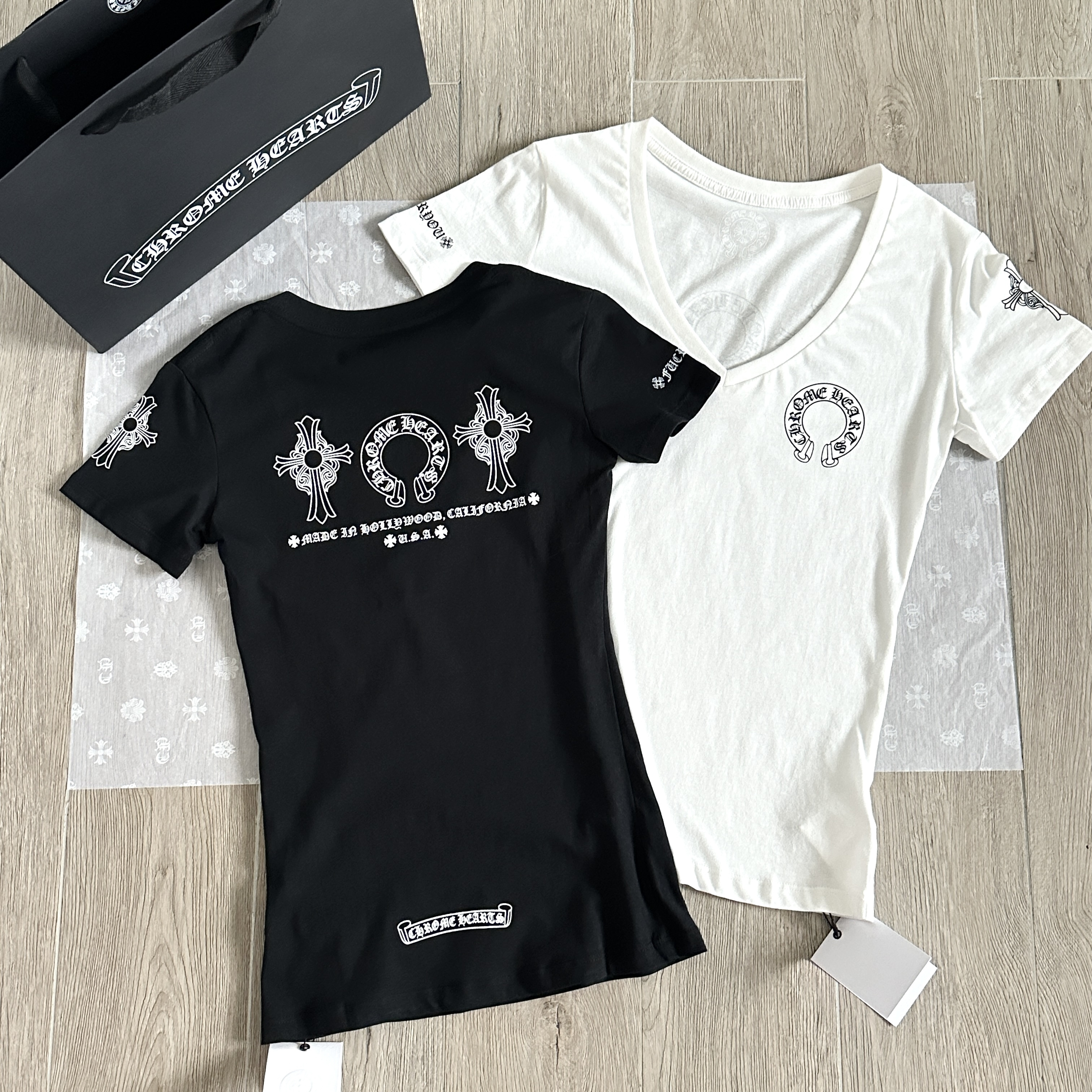Chrome Hearts V-neck Three Elements Short Sleeves #381575