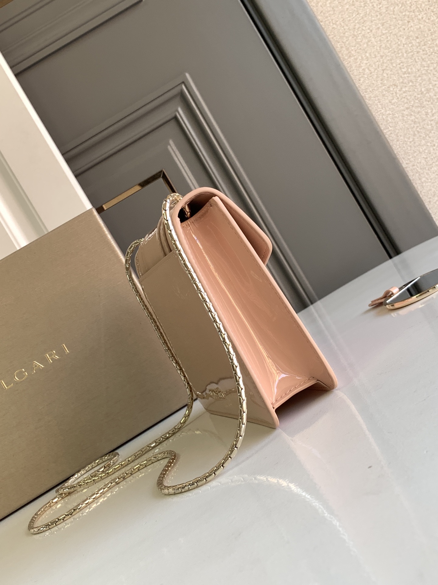[TOP] BVLGARI Serpenti Forever Bag Calfskin 20x14x4.5cm - Pink - 711 Luxury