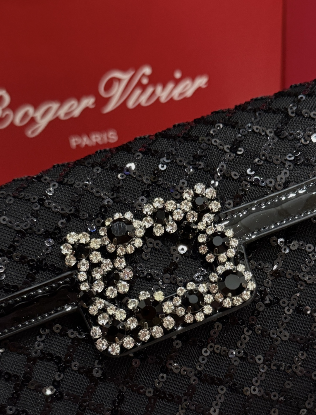 [TOP] ROGER VIVIER Diamond  Bag with Embroidered Bead Pieces  24-13-3 CM - Black - 711 Luxury