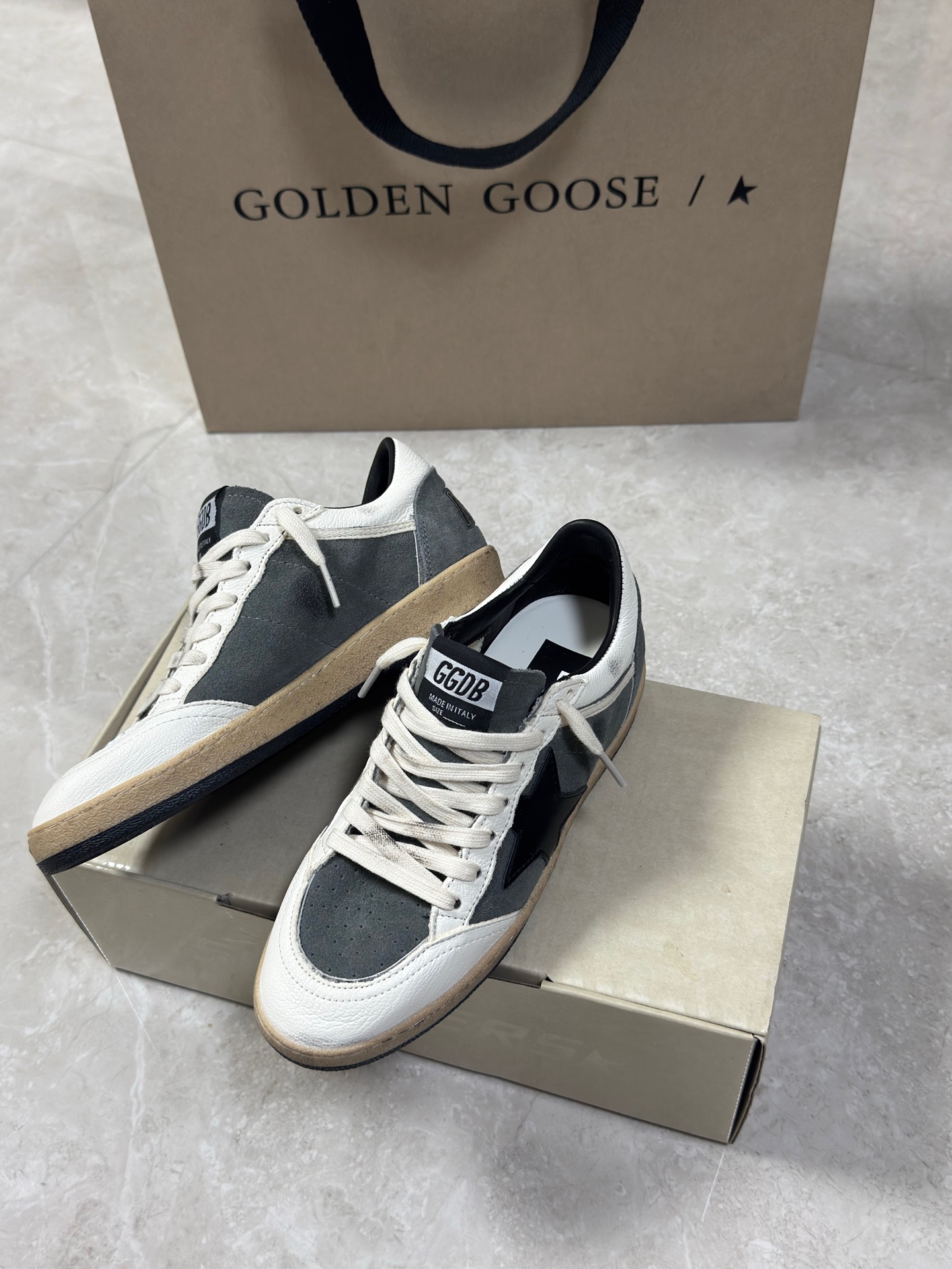 Golden Goose Ball Star in Gray Suede With Leather Star and Nappa Leather #382031