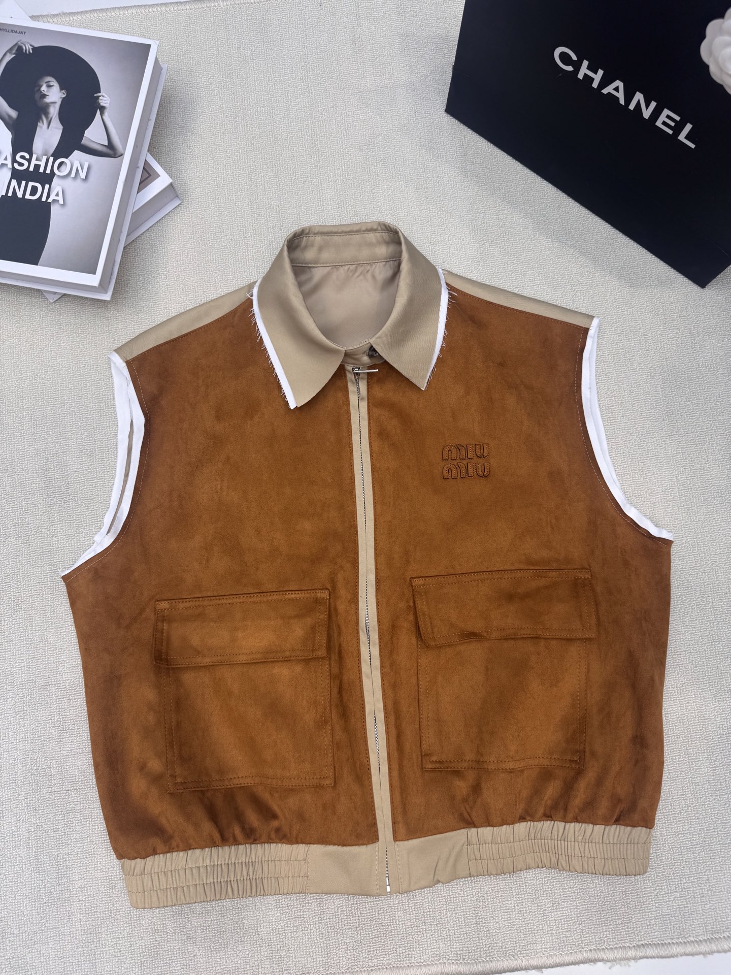 [TOP] Miu Miu Vest - Brown - 711 Luxury
