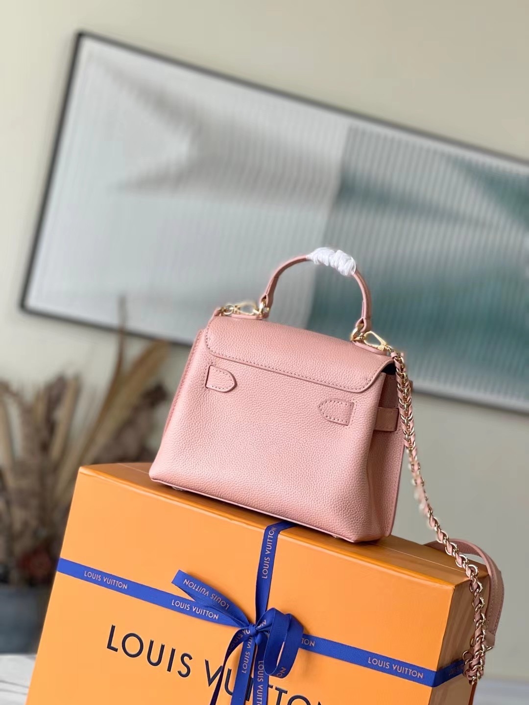 [TOP] Louis Vuitton LV Lockme Ever Handbag 23 x 17 x 10 cm - Pink