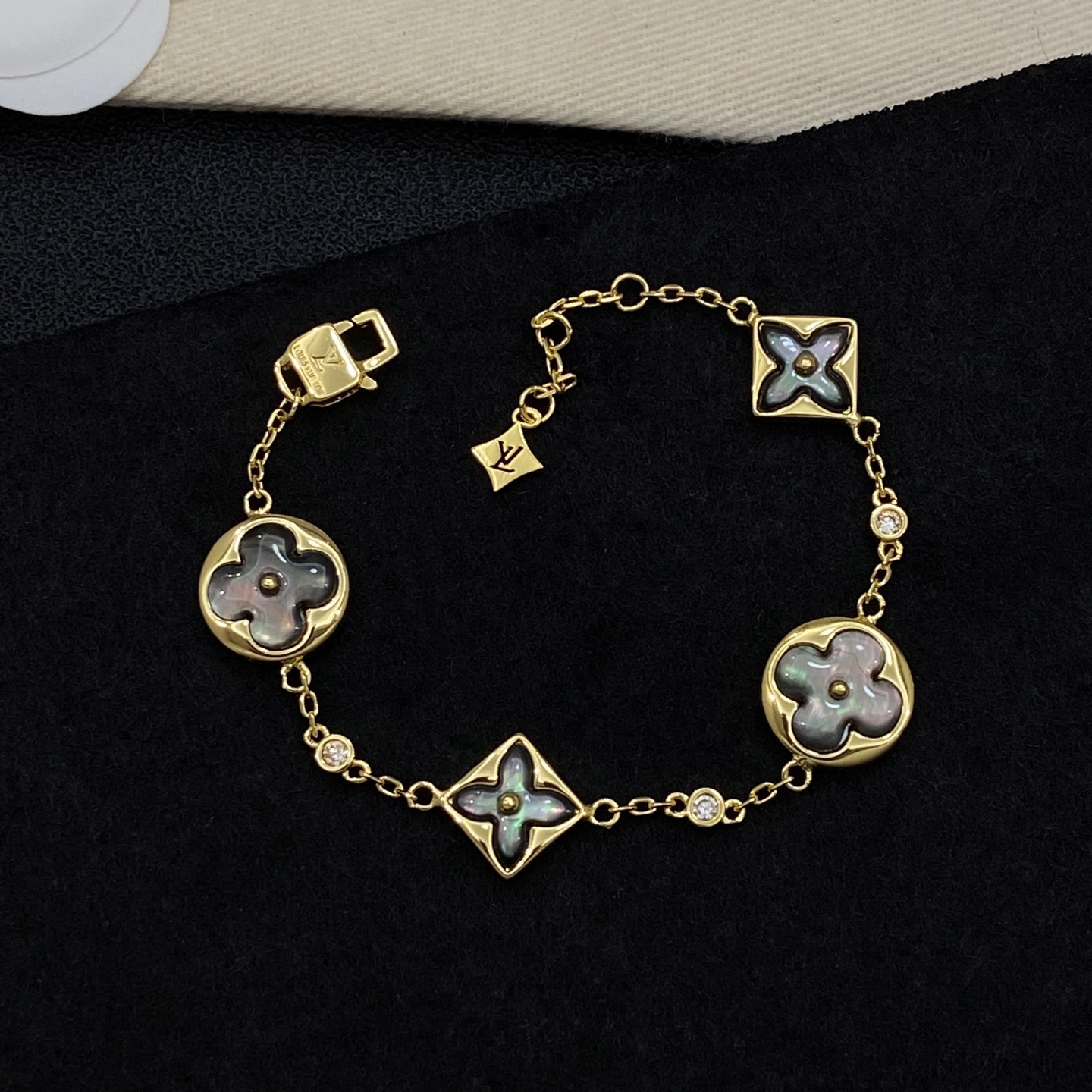 [TOP] Louis Vuitton LV Bracelet - Gold - 711 Luxury