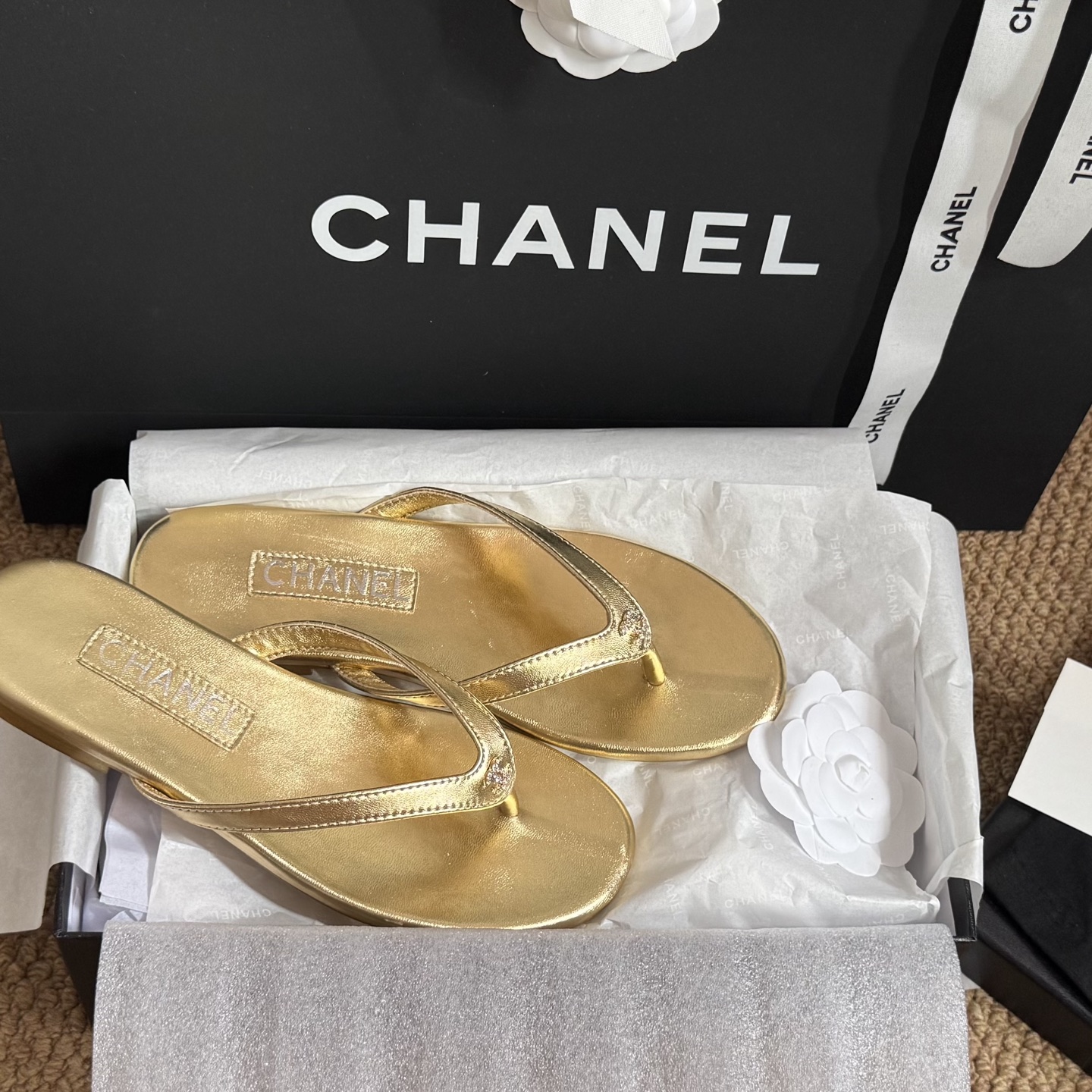 [TOP] CHANEL Slippers - Gold - 711 Luxury