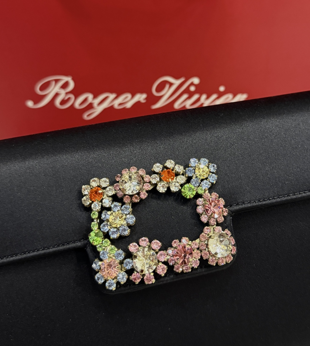 [TOP] ROGER VIVIER Diamond Bag 24-13-3 CM - Black - 711 Luxury