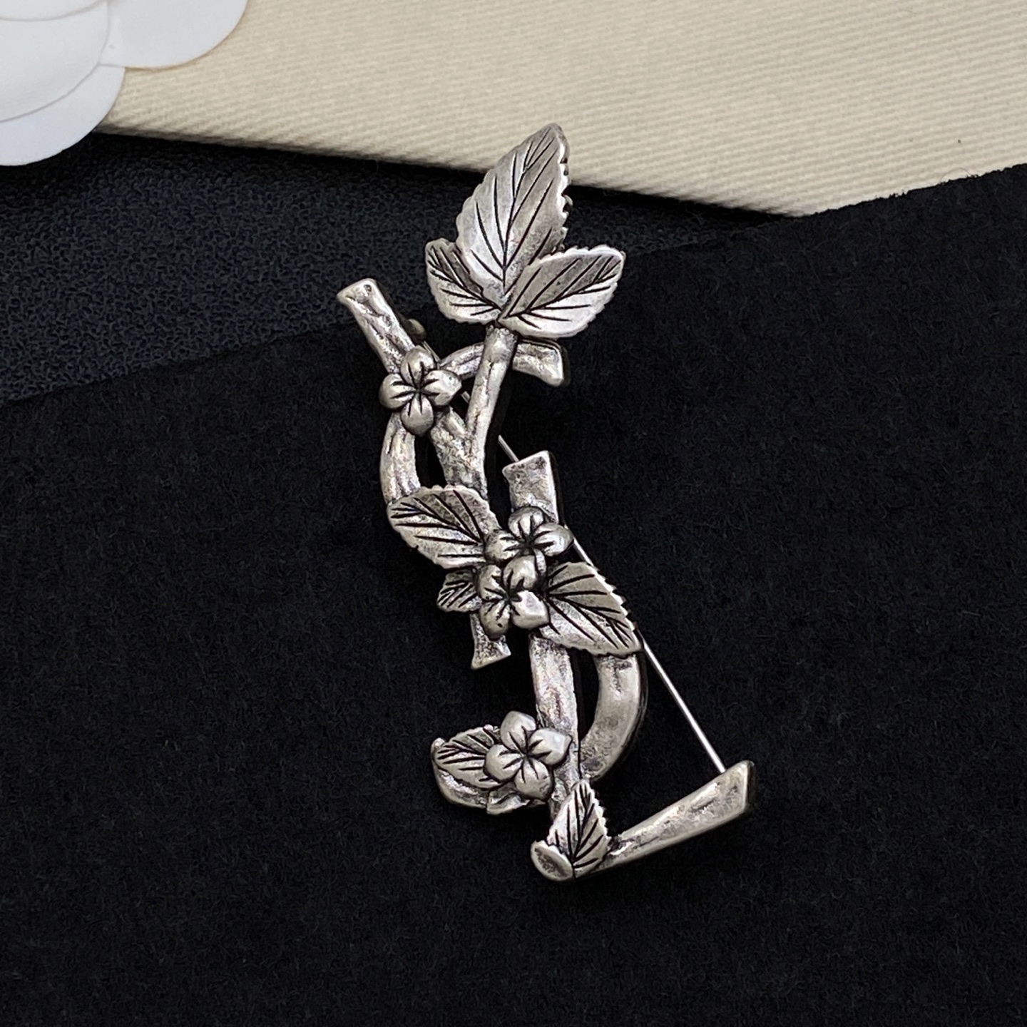 [TOP] Yves Saint Laurent YSL Brooch - 2 Color - 711 Luxury