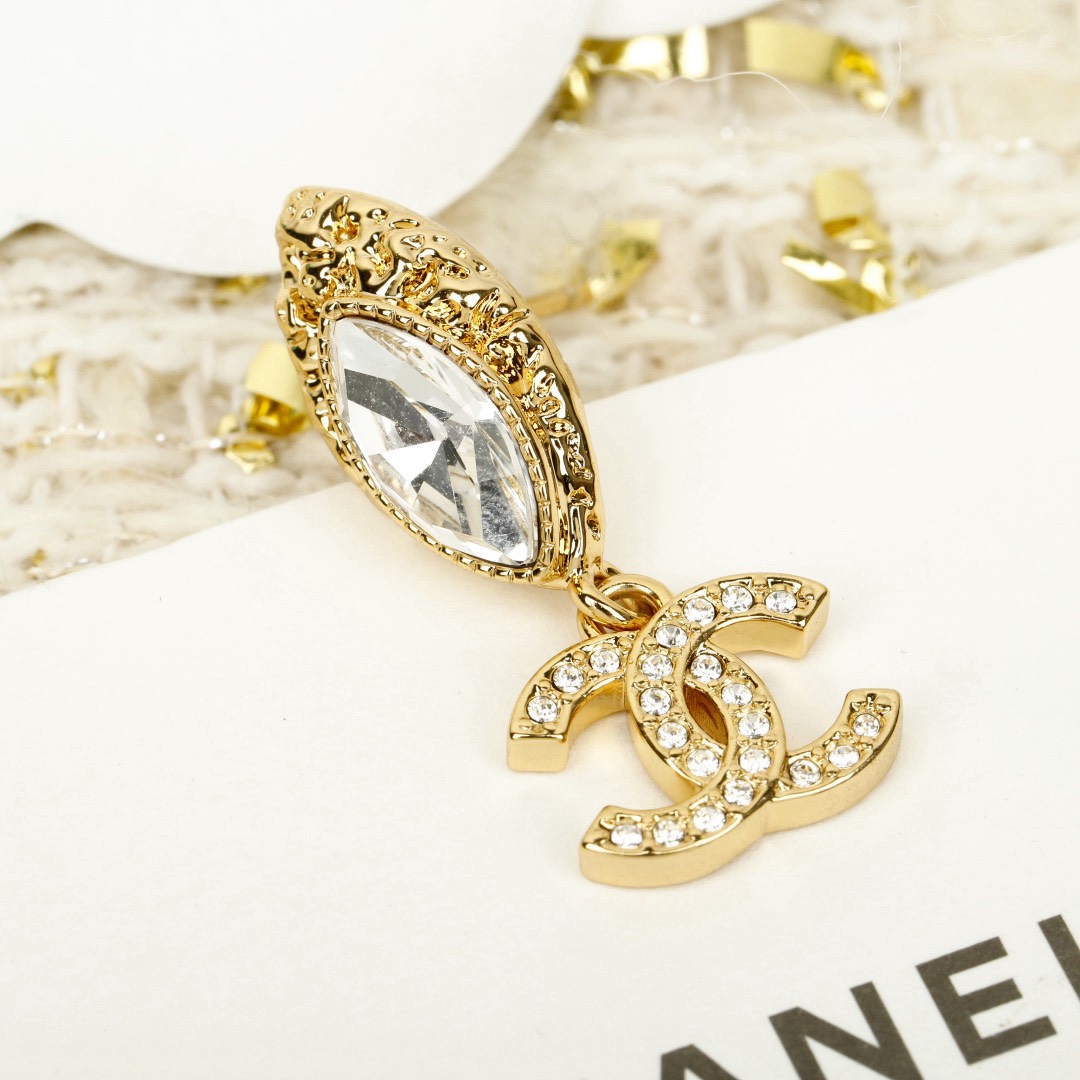 [TOP] CHANEL Earrings - Gold
