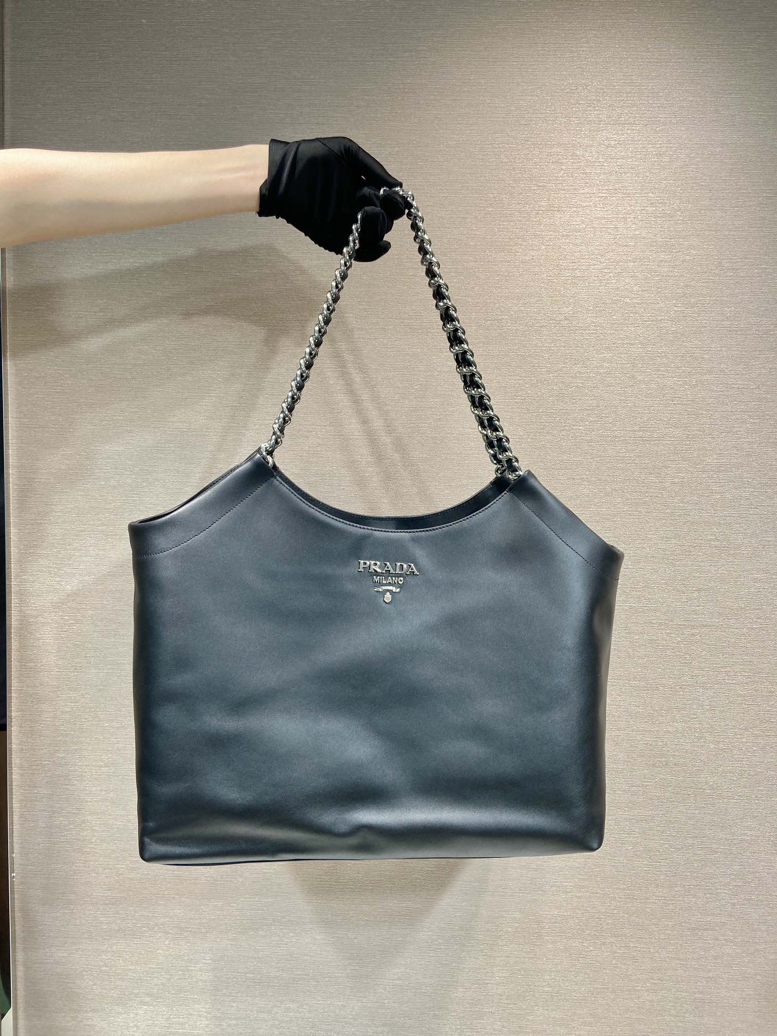 [TOP] PRADA Cowhide Bag  39x29x19cm - Black - 711 Luxury