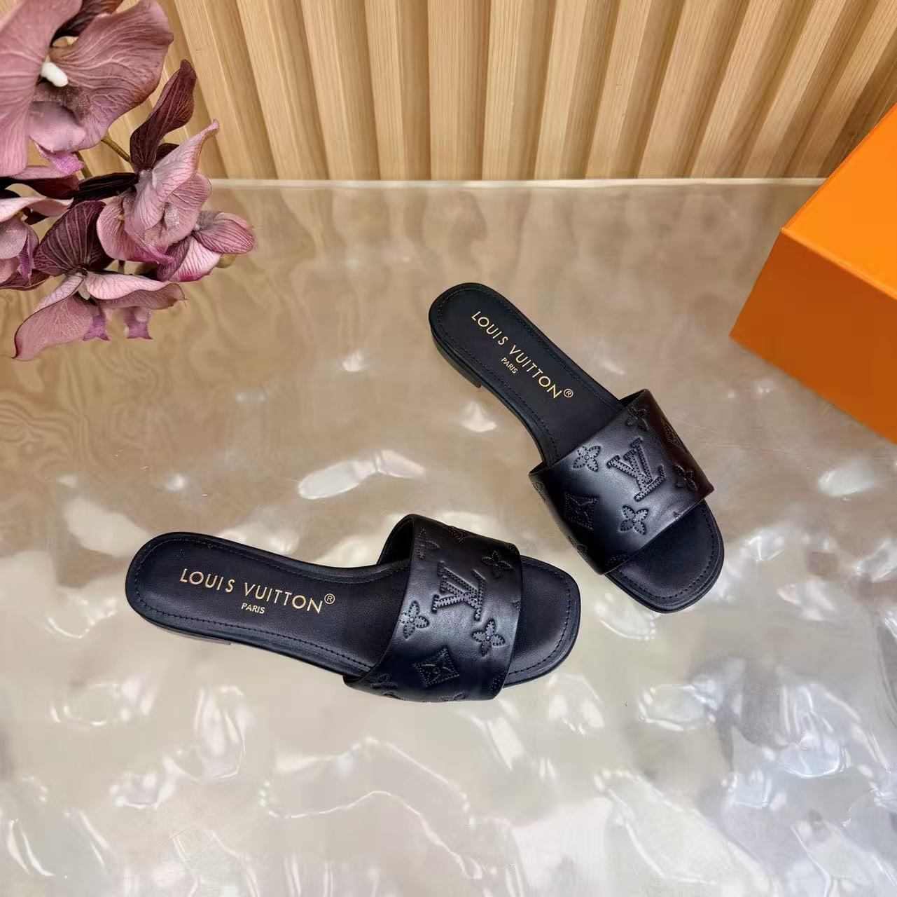 [TOP] Louis Vuitton LV  Sandals - Black - 711 Luxury