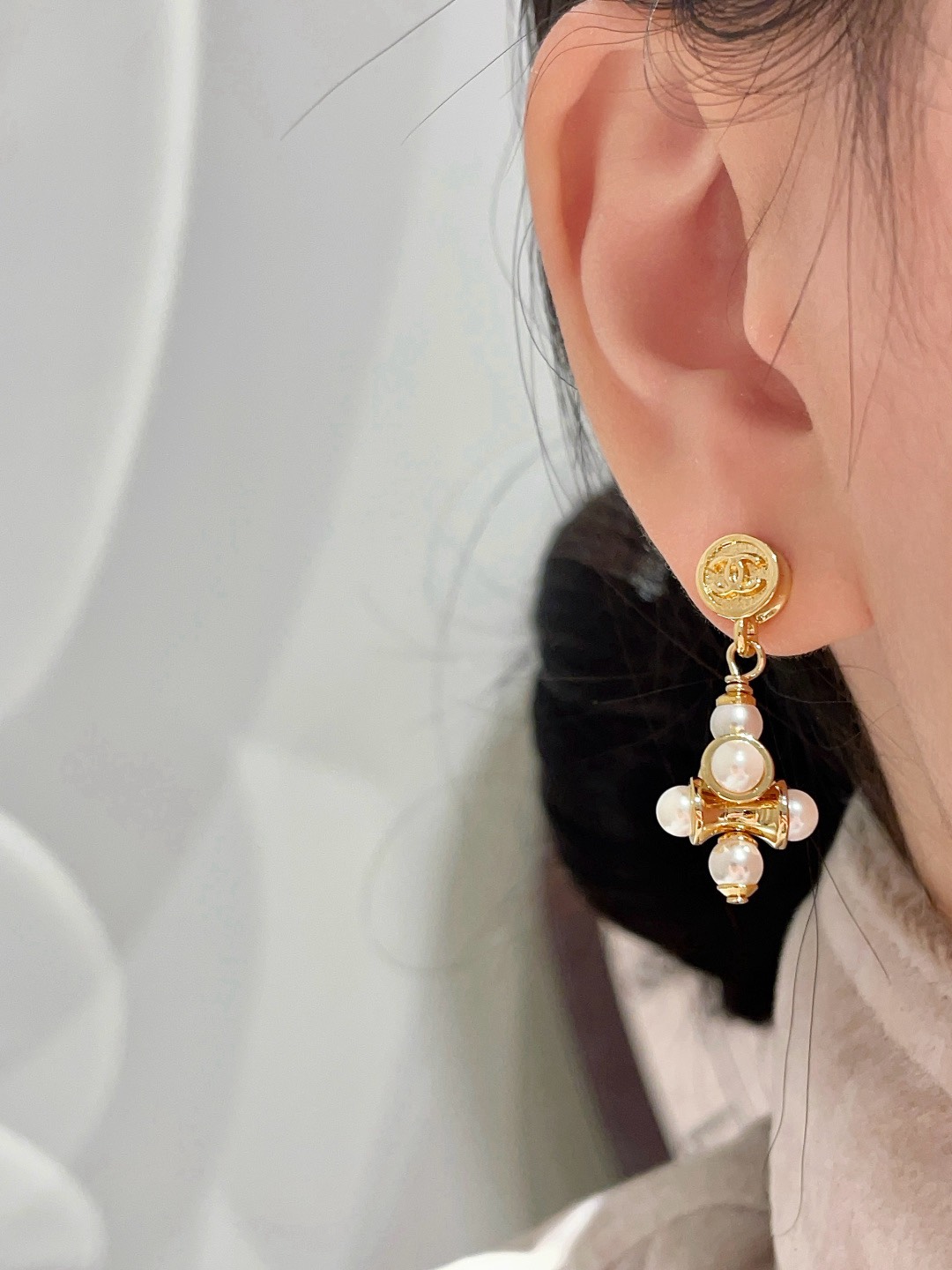 [TOP] CHANEL Earrings - Gold