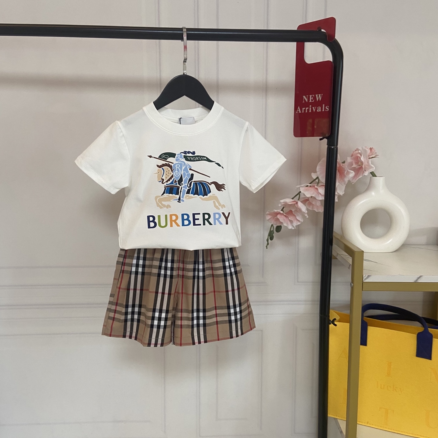 Burberry Boys White Equestrian Knight Print Cotton Short Sleeve T-Shirt & Vintage Check Elastic Waist Shorts 2 Piece Matching Outfit Kids Sizes 90-160