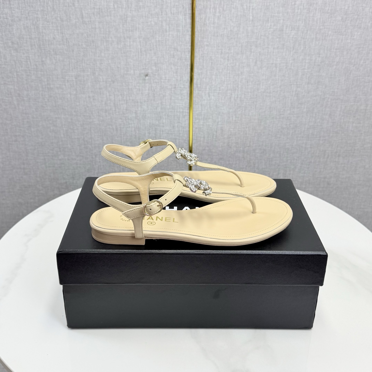[TOP] CHANEL Sandals - Apricot - 711 Luxury