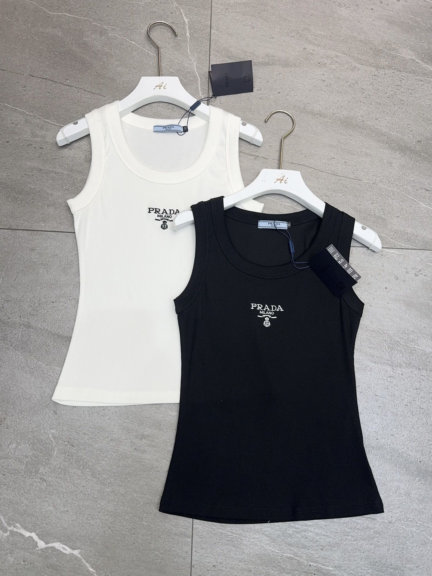 [TOP] PRADA Vest - 2 Color