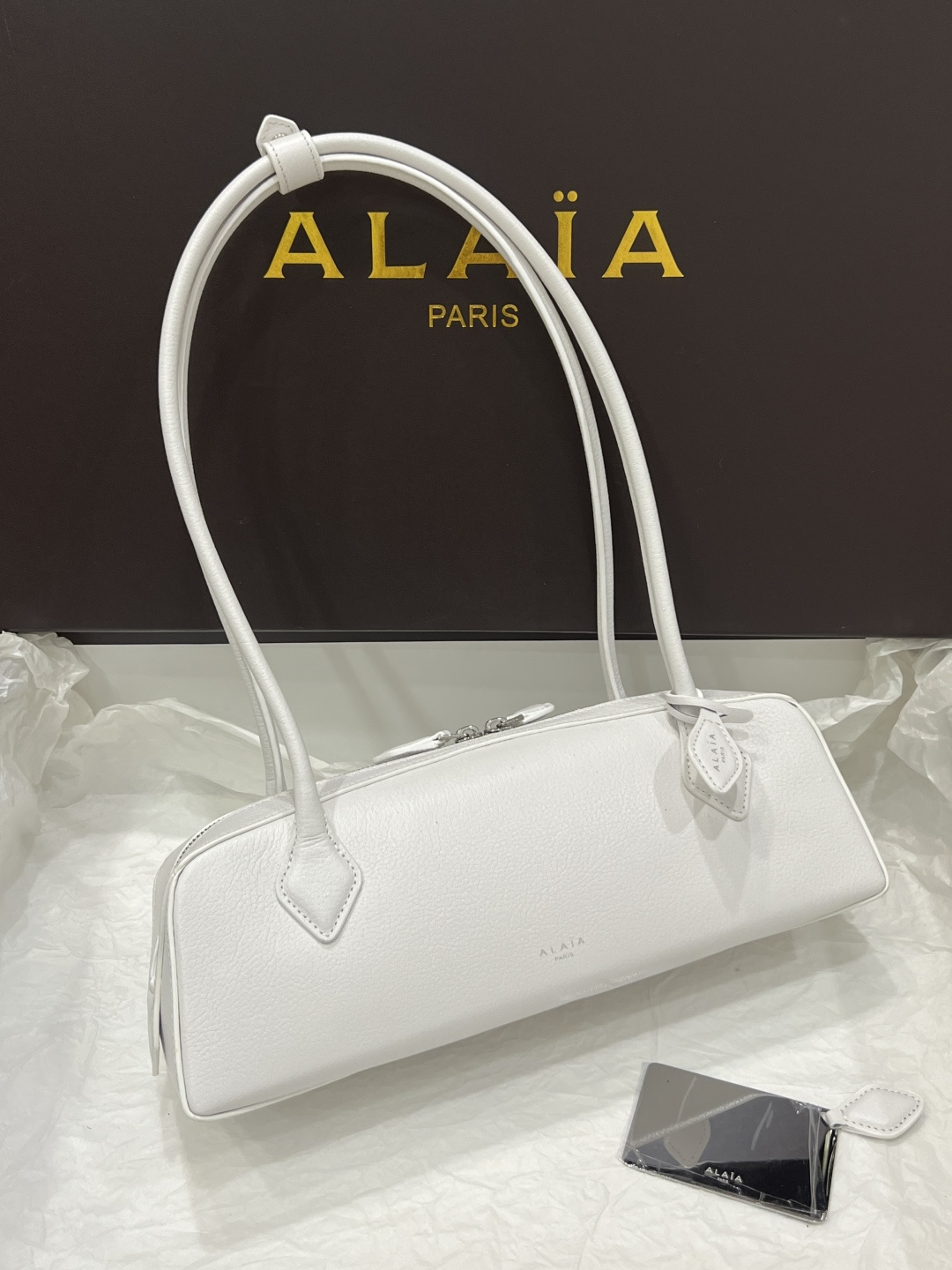 [TOP] ALAIA Le Teckel Bag 33x10x11cm - White - 711 Luxury