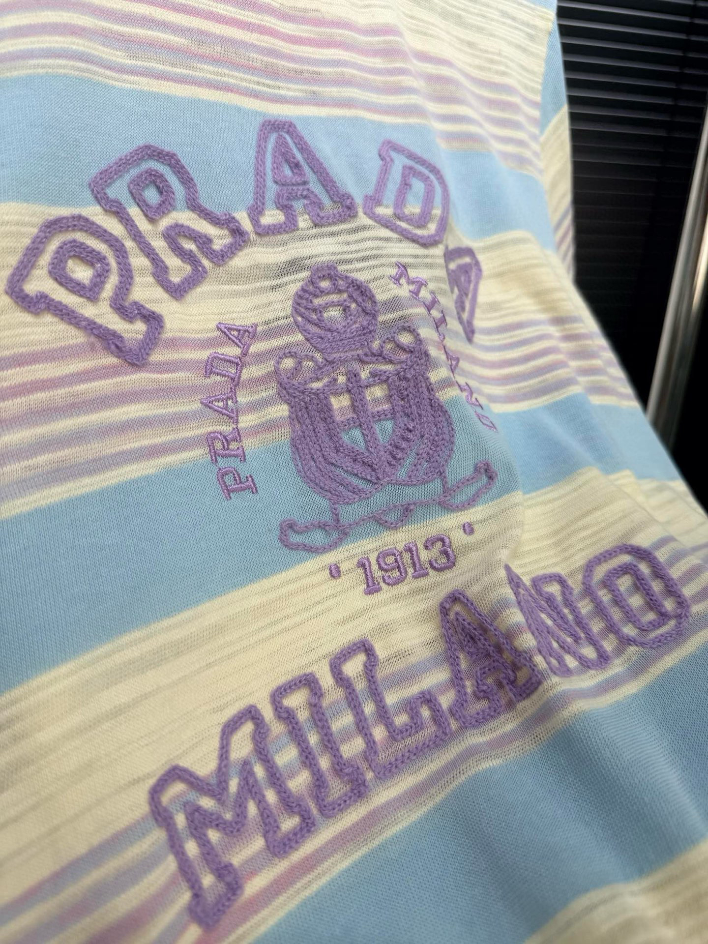 [TOP] PRADA Short-Sleeve Crew Neck T-Shirt - Blue/Purple