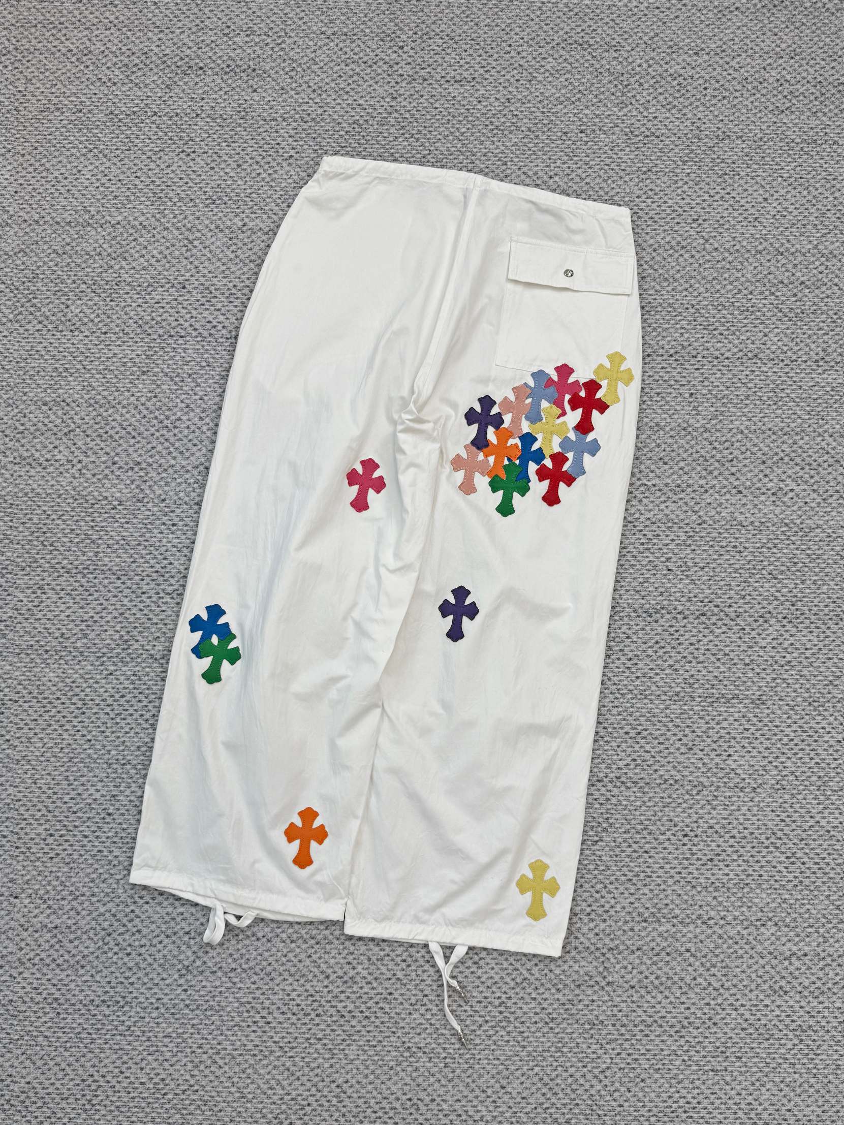Chrome Hearts Accessory Chrome Hearts Colorful Cross Decoration #393971 View 2 | Nigo Office