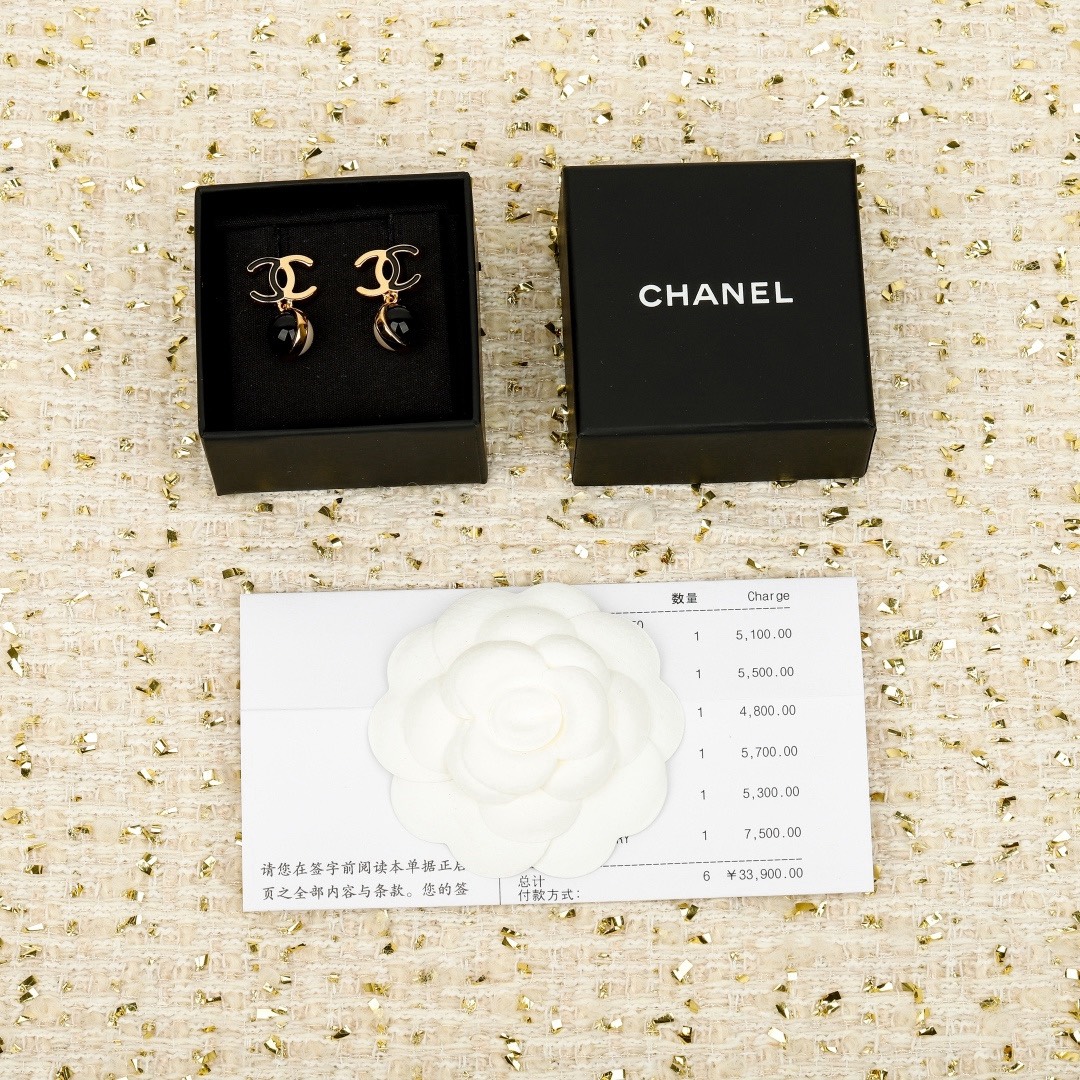 [TOP] CHANEL Earrings - Gold