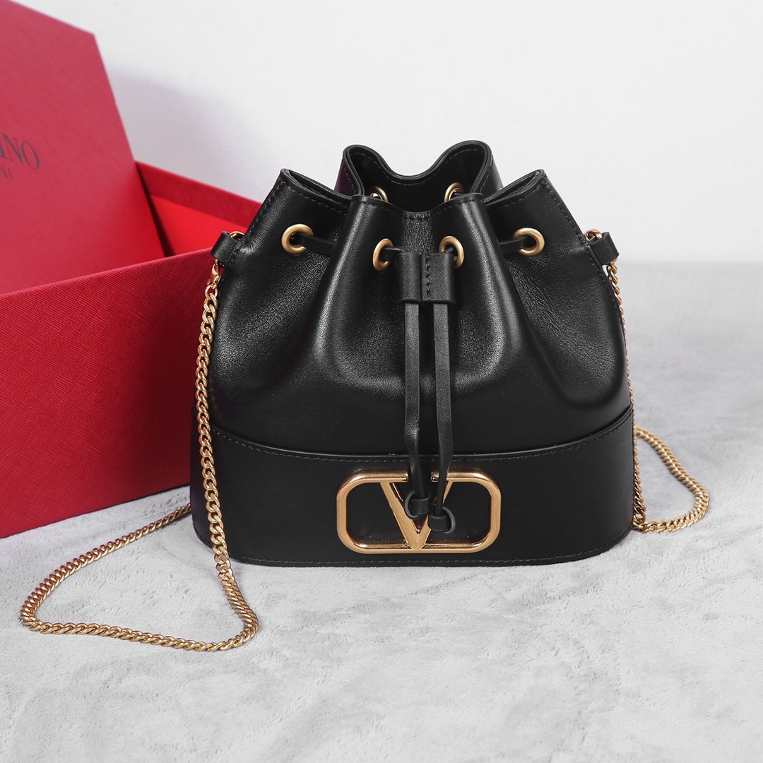 [TOP] VALENTINO GARAVANI VLogo Signature Bucket Bag Mini 20x17x8cm - Black - 711 Luxury