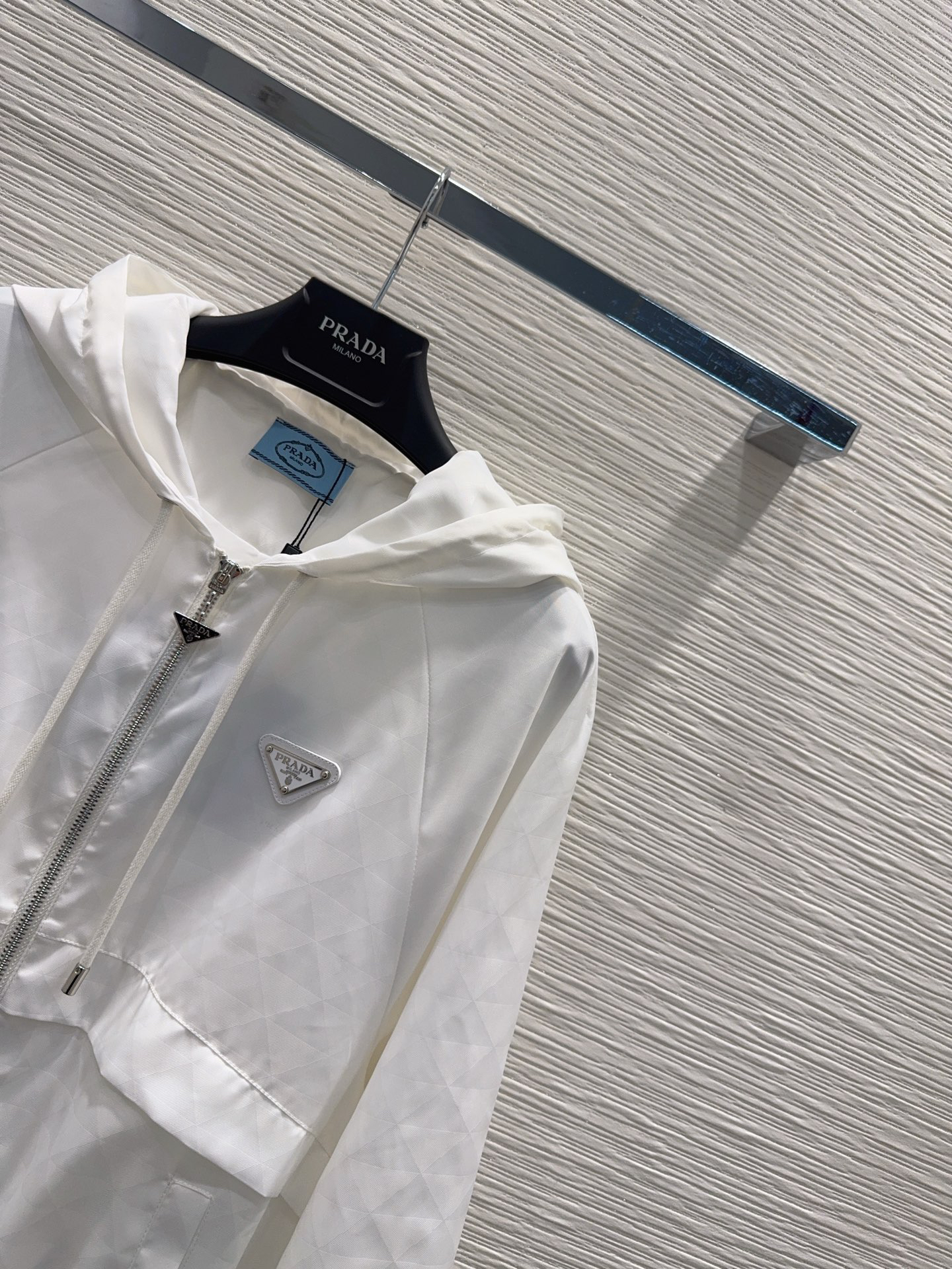 [TOP] PRADA  Hooded Jacket - White
