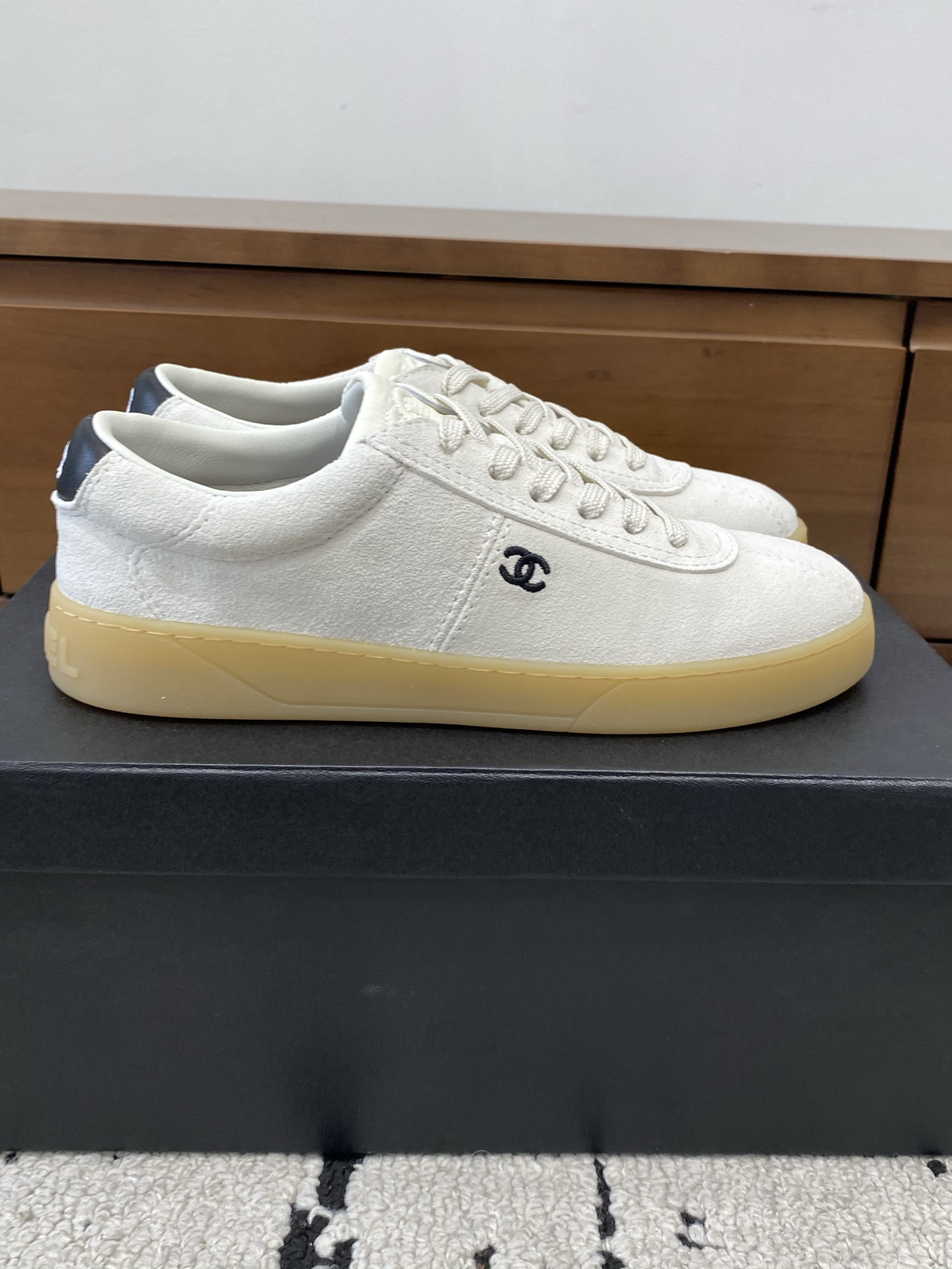 [TOP] CHANEL Casual Shoes - White - 711 Luxury