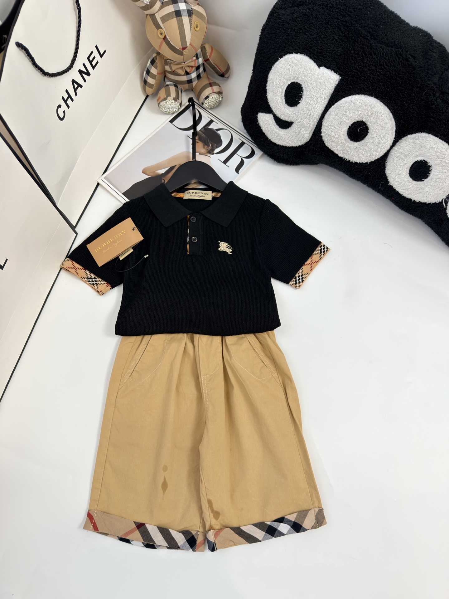 Burberry Unisex Boys Black Hollow Knit Polo Top & Khaki Plaid Cuffed Cropped Pants Two Piece Set Boys Girls Sizes 90-150