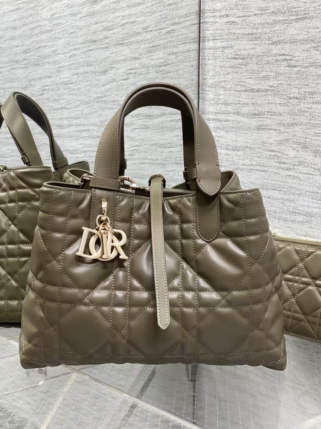 [TOP] Christian Dior Toujours Handbag Cow Leather 23-15-15cm/28.5-19-21cm - Nude Green - 711 Luxury