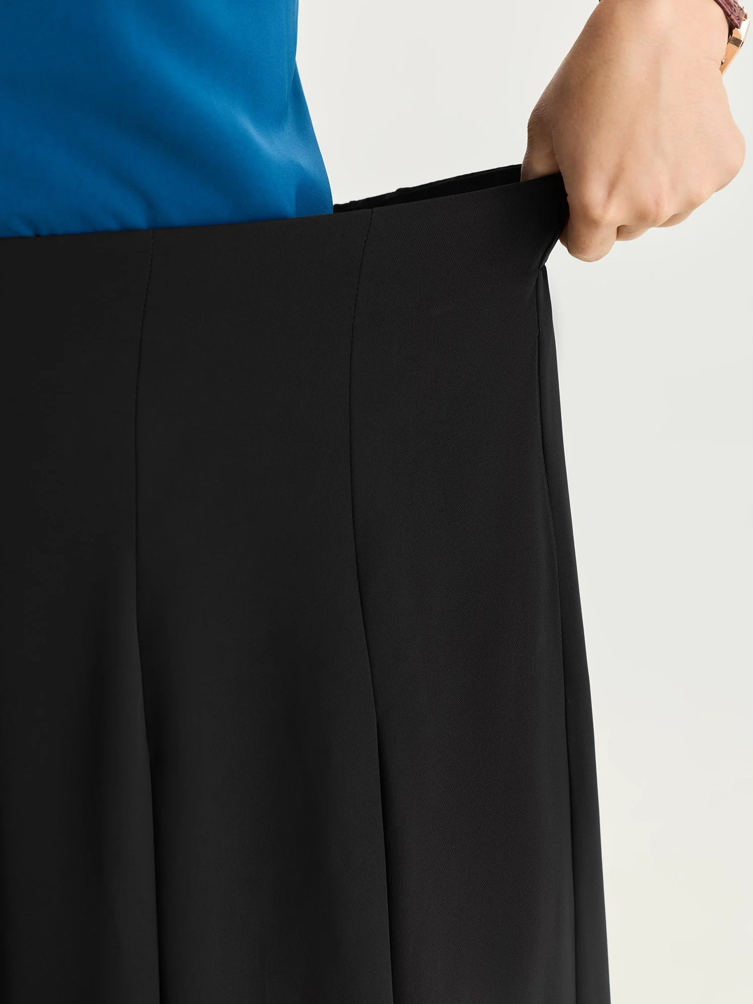 Classic Pleated Wide-Leg Pants