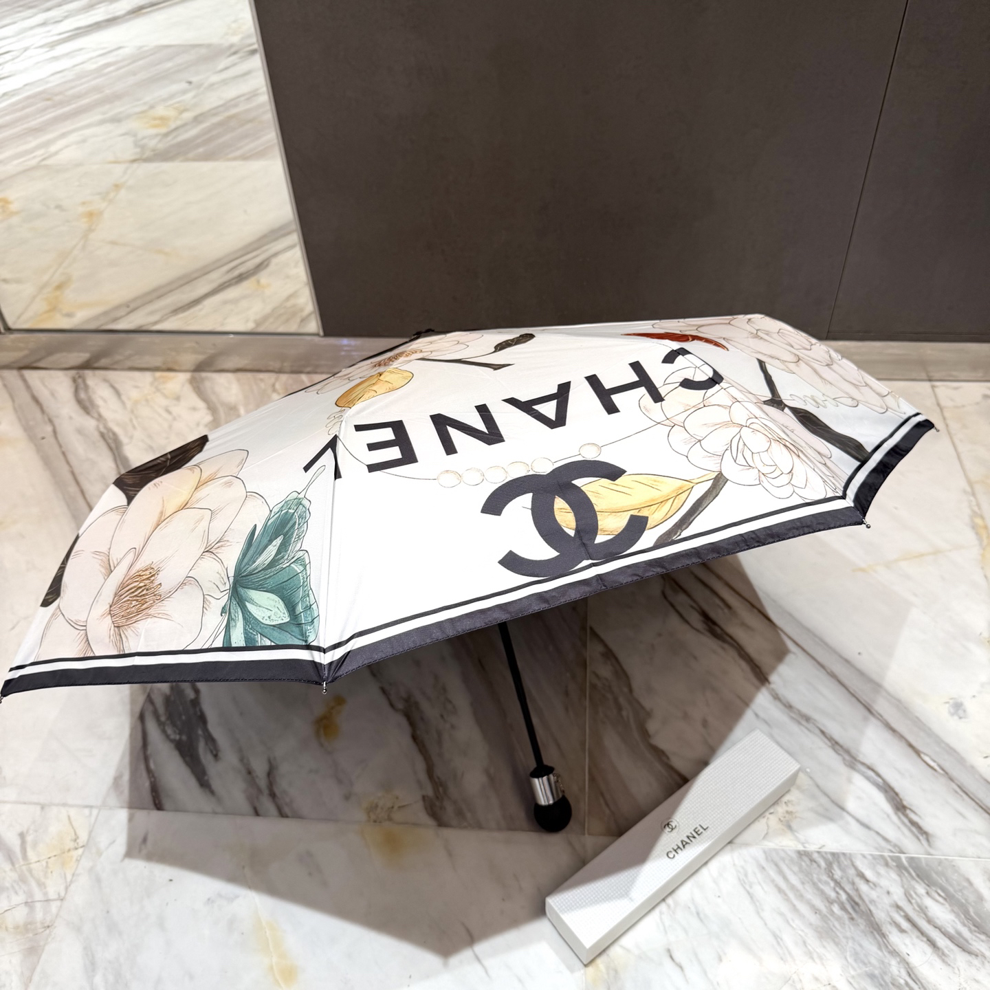 [TOP] CHANEL Umbrella - White - 711 Luxury