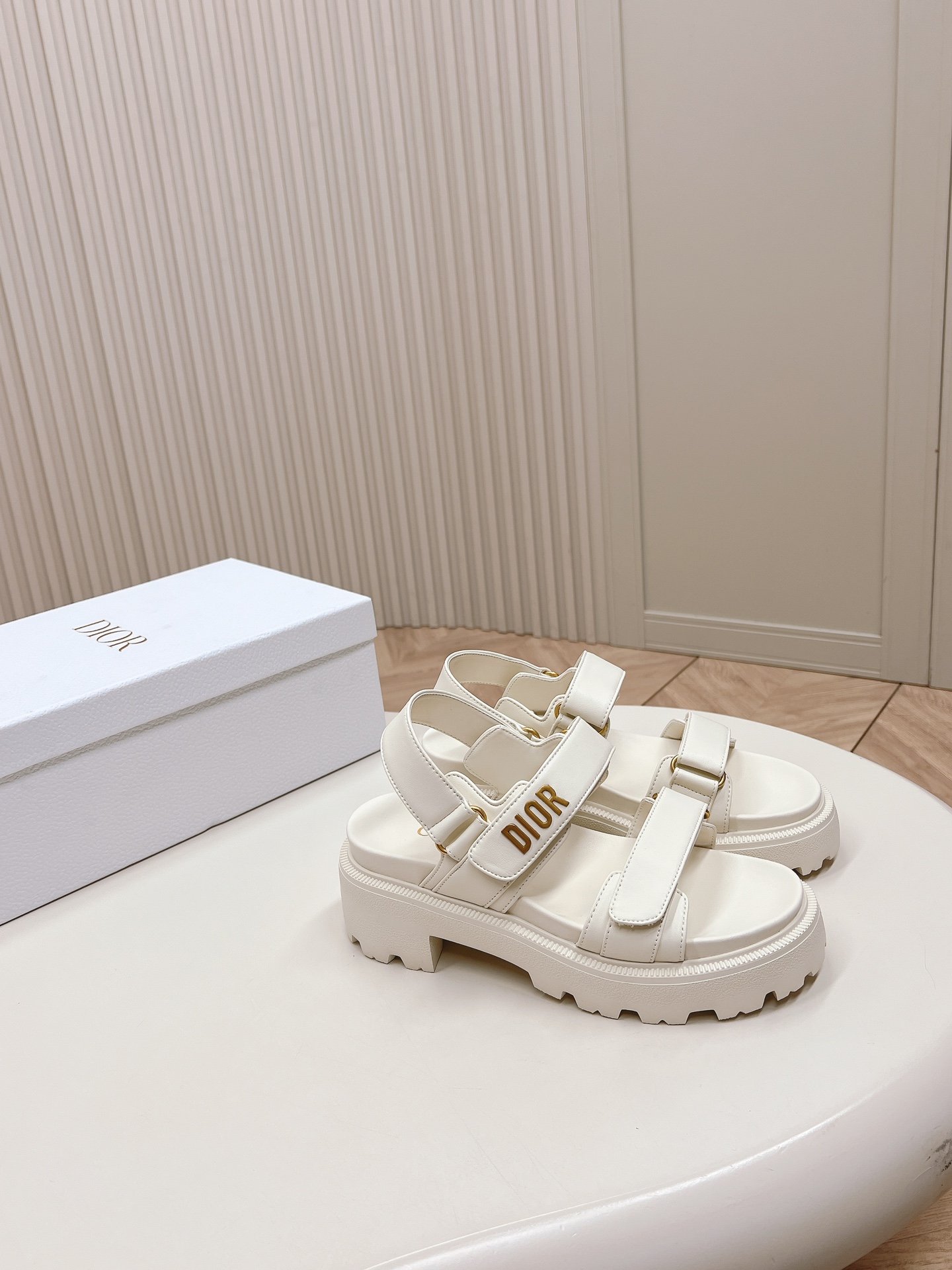 [TOP] Christian Dior Sandals - White