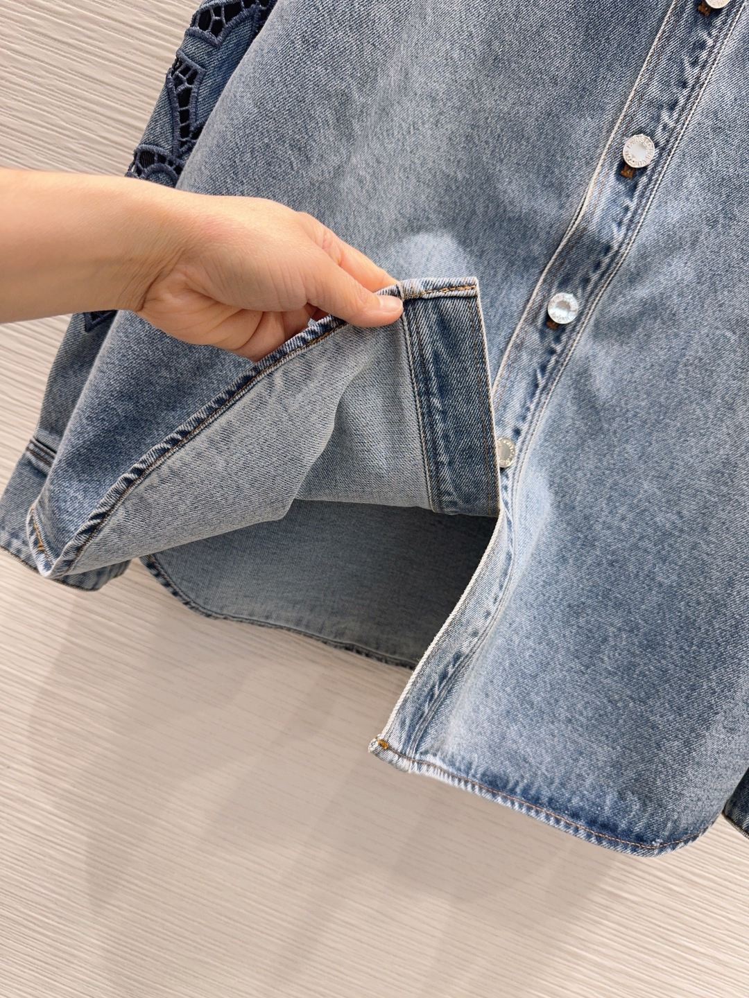 [TOP] Louis Vuitton LV Denim Shirt - Blue