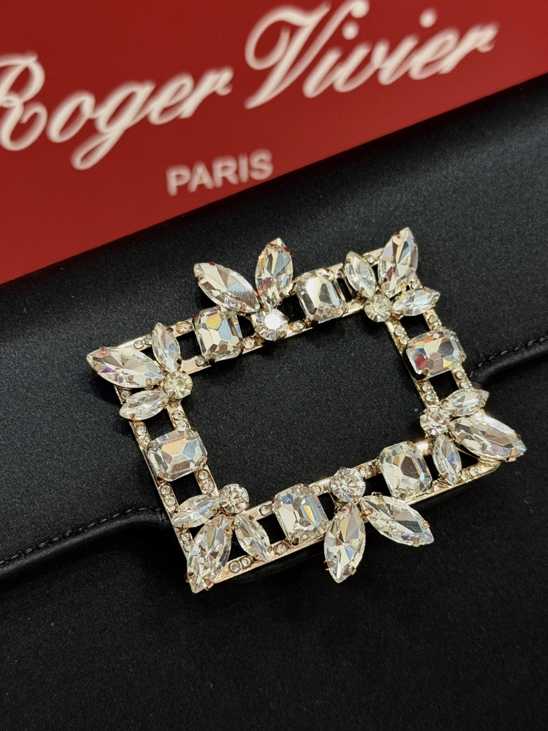 [TOP] ROGER VIVIER Diamond Bag 24-3-13 CM - Black - 711 Luxury