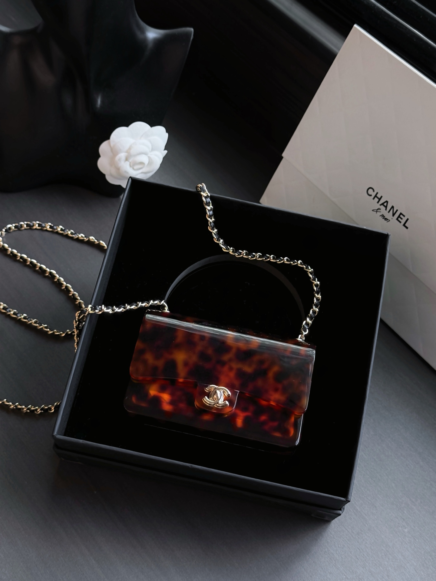 [TOP] CHANEL Mini Tortoise Shell Evening Bag 9-12-4 cm - Brown - 711 Luxury