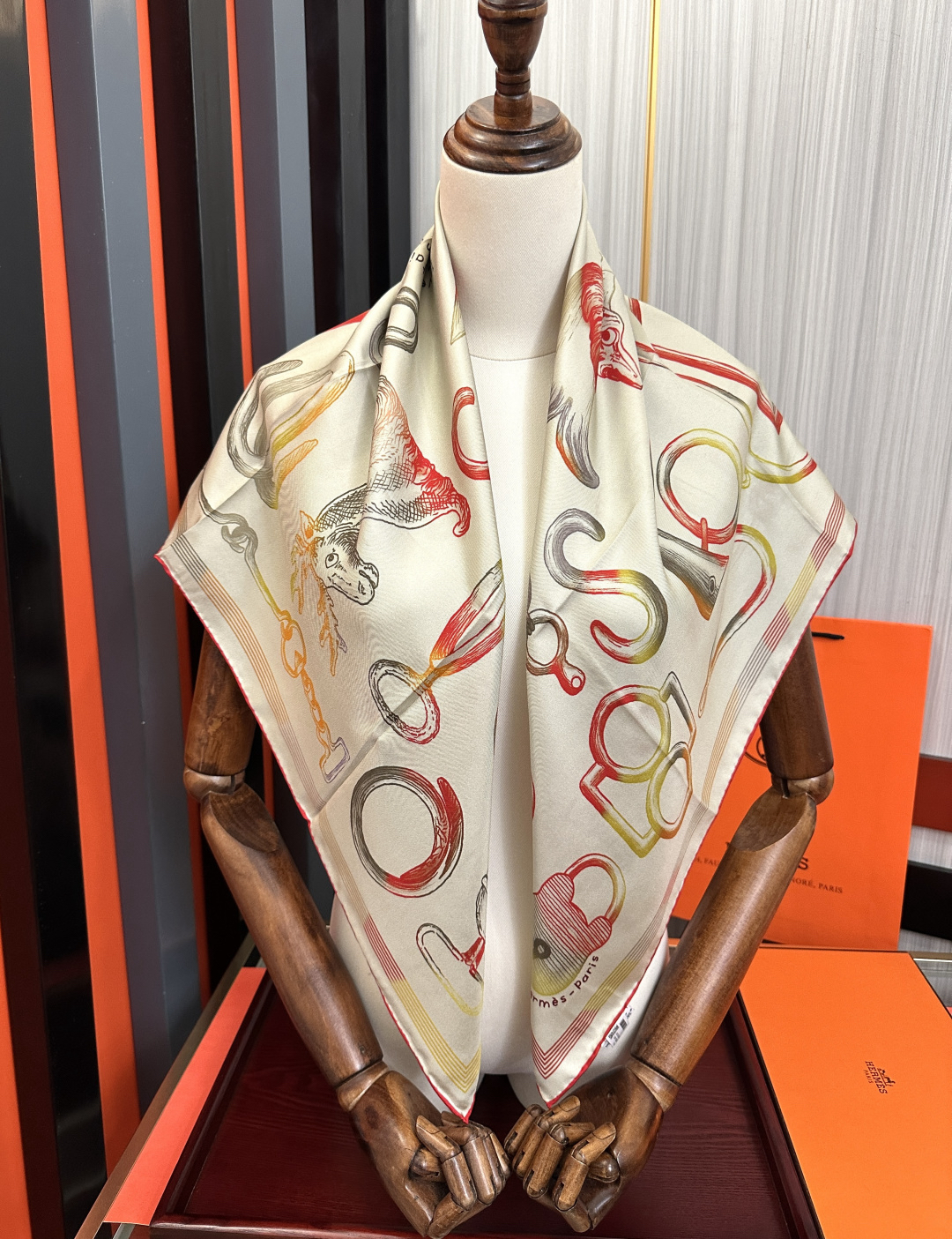 [TOP] HERMES Scarf  90x90 cm - Beige - 711 Luxury