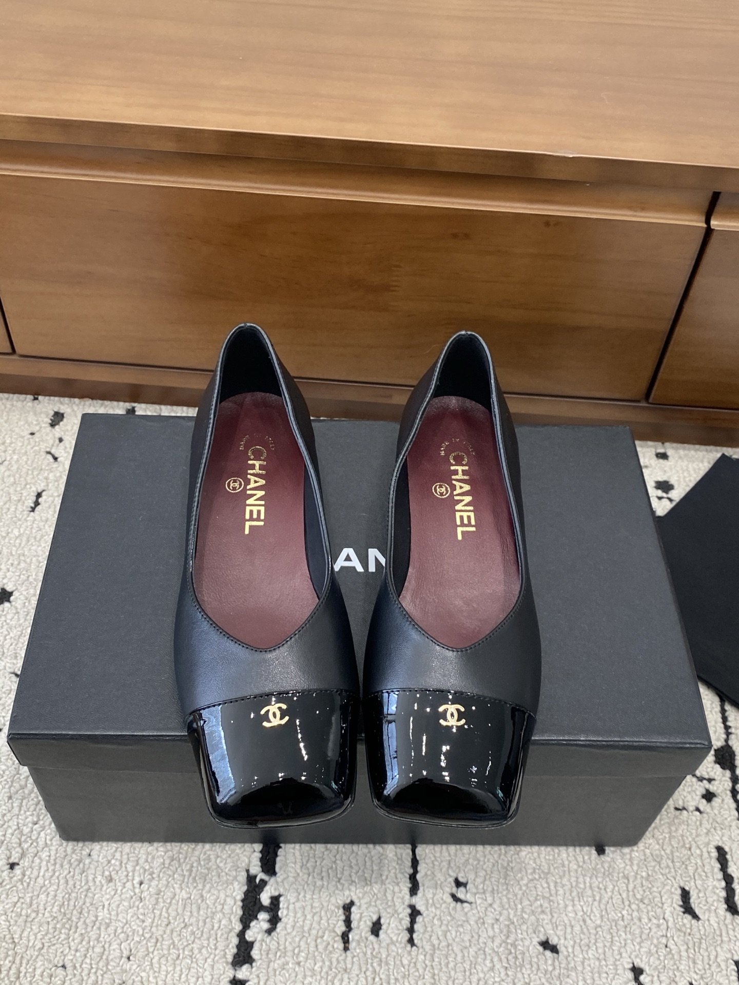 [TOP] CHANEL Flats - Black - 711 Luxury